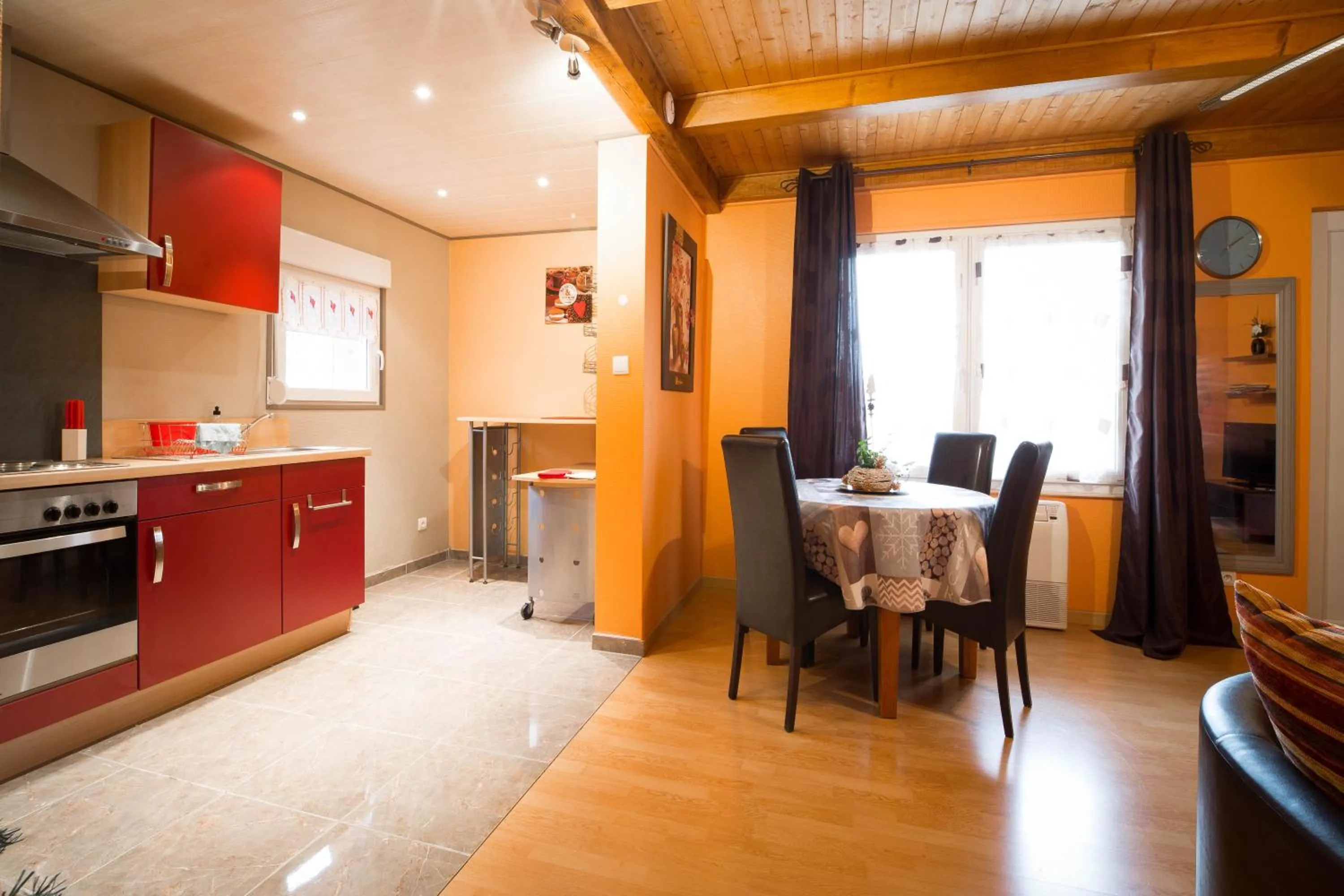 Kitchen or kitchenette in Chambres d'hôtes & Gîtes La Paysanne