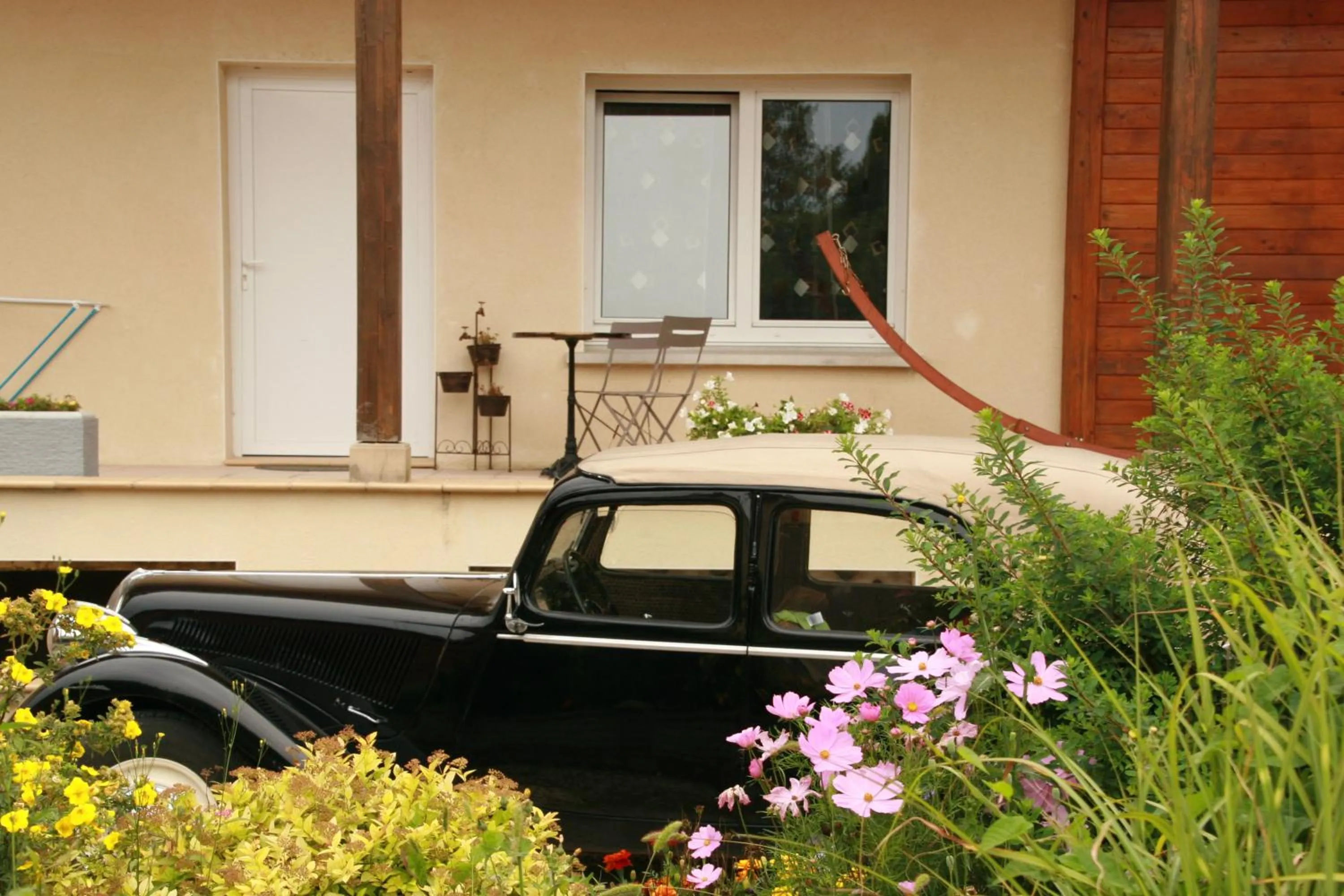 Property building in Chambres d'hôtes & Gîtes La Paysanne