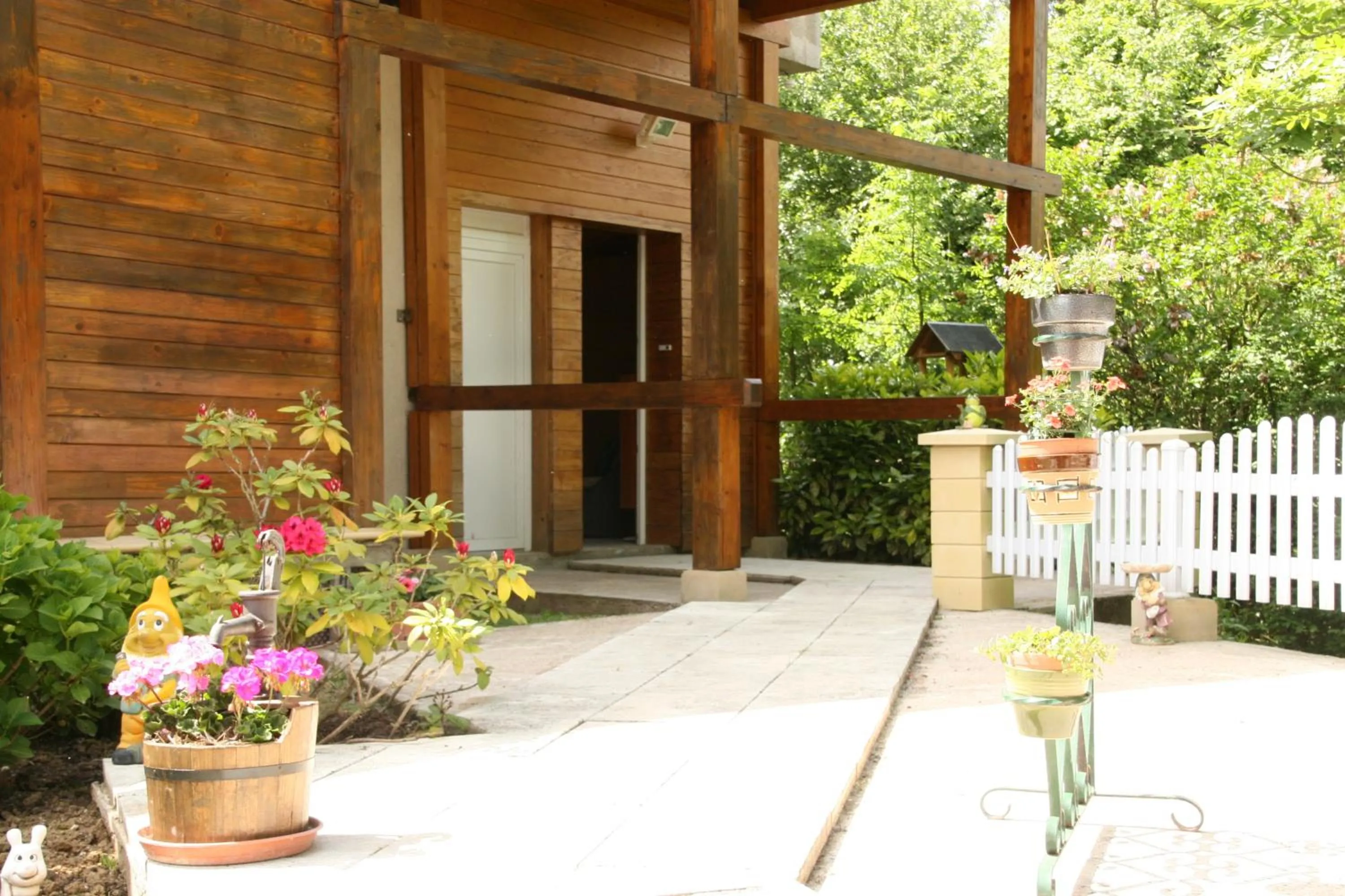 Facade/entrance in Chambres d'hôtes & Gîtes La Paysanne