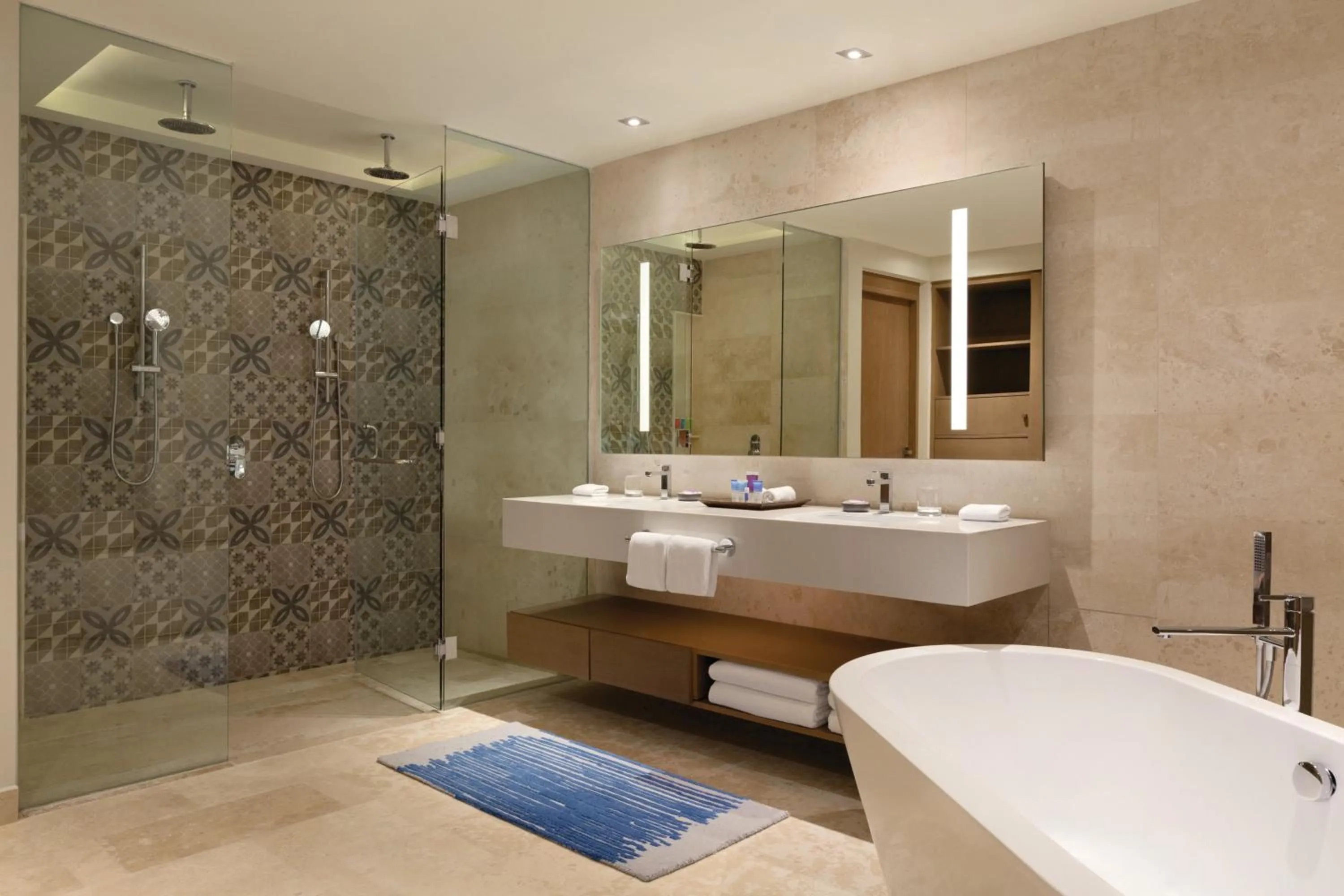 Shower in Hyatt Ziva Cancun All-Inclusive