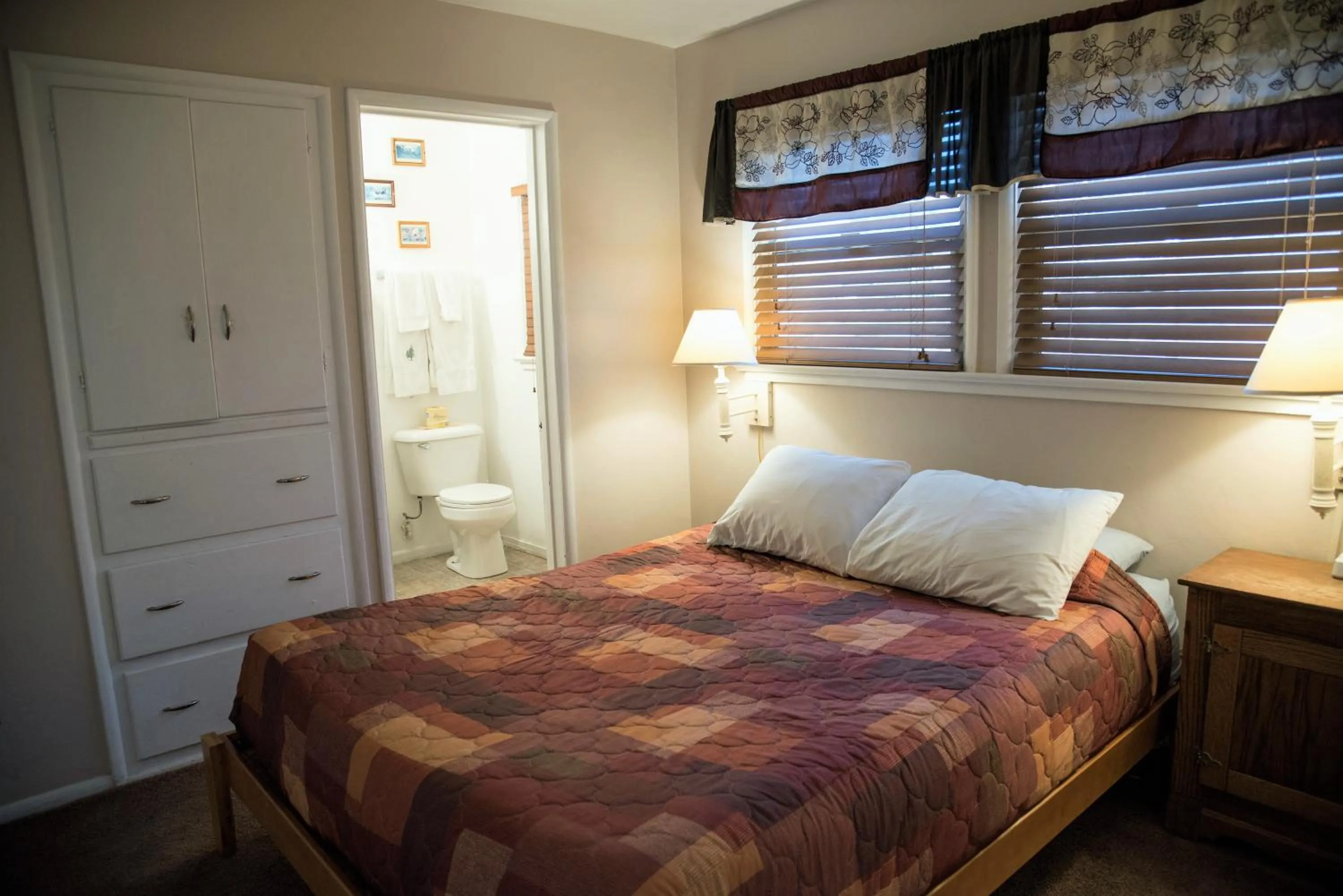 Bed in The Kern Lodge