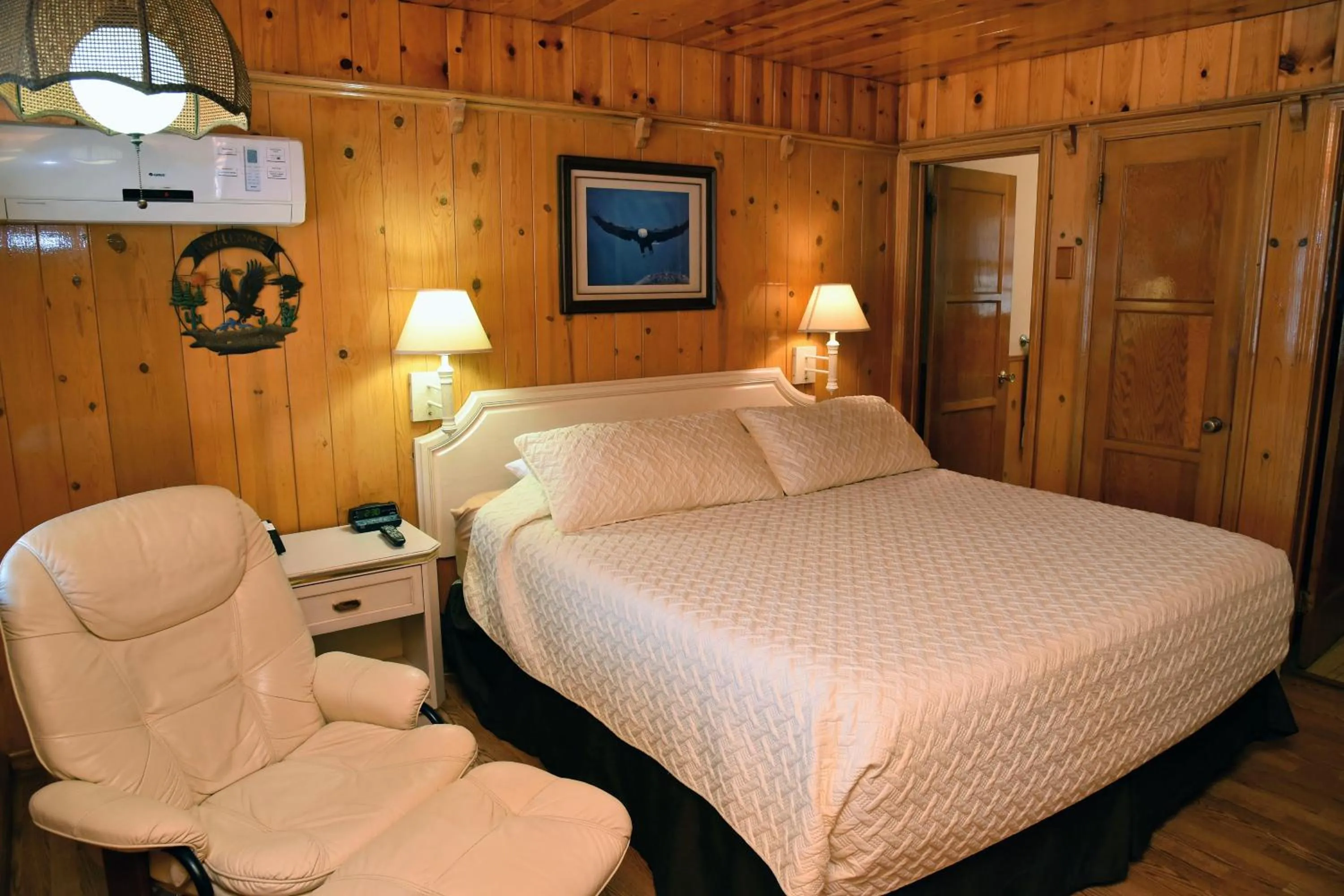 Bed in The Kern Lodge