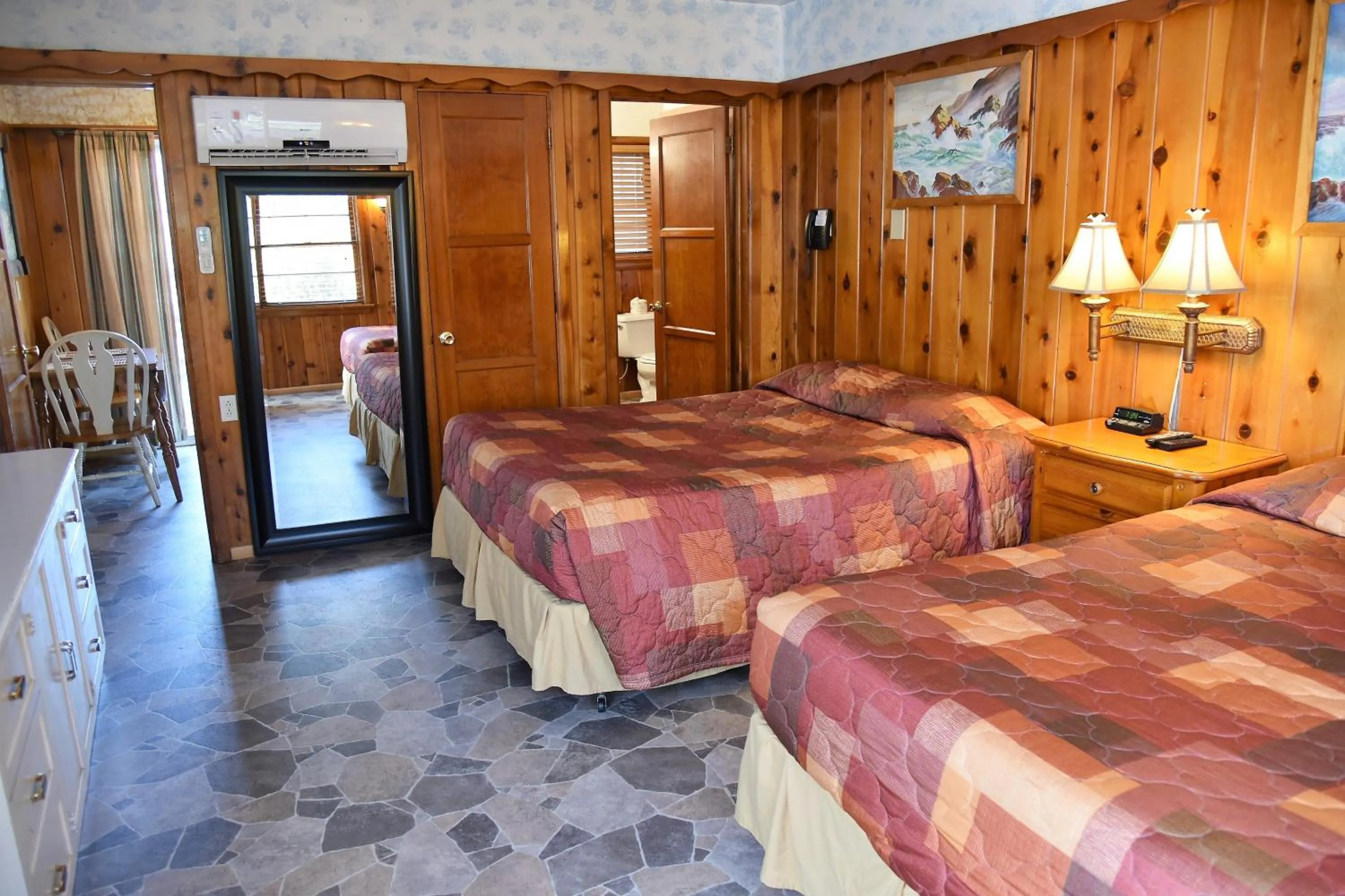 Bed in The Kern Lodge