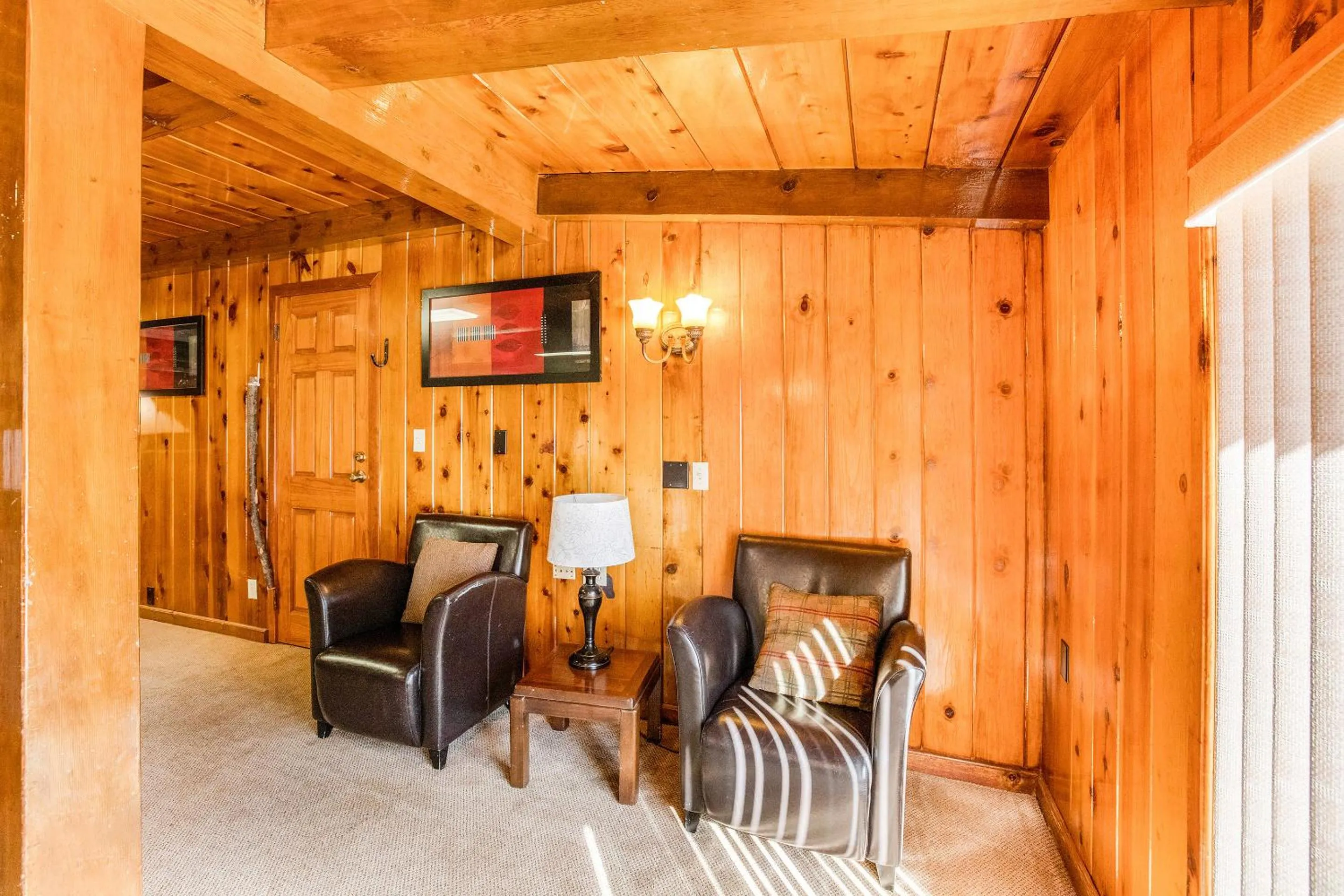 Seating area in The Kern Lodge