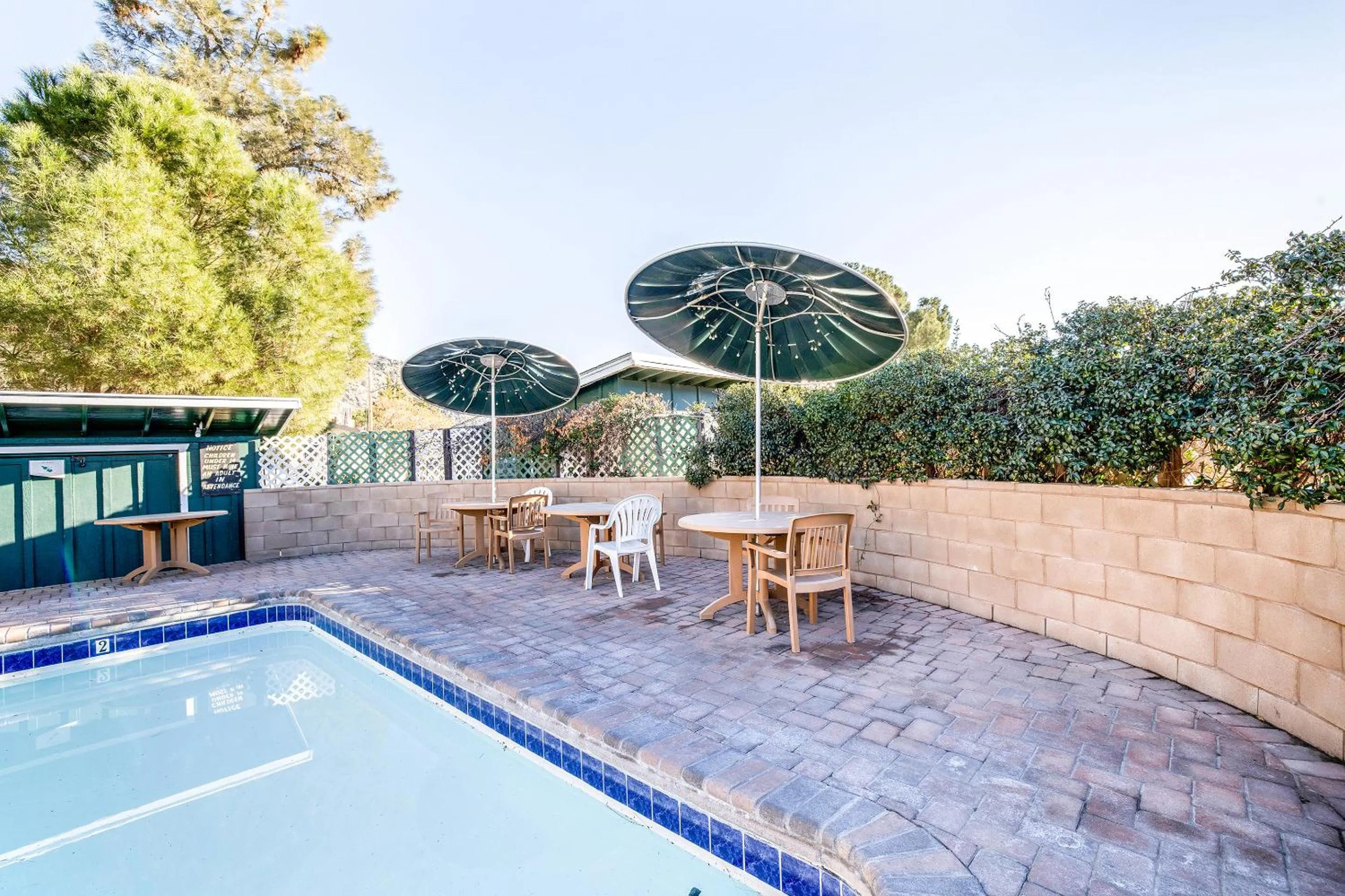 Swimming pool in The Kern Lodge