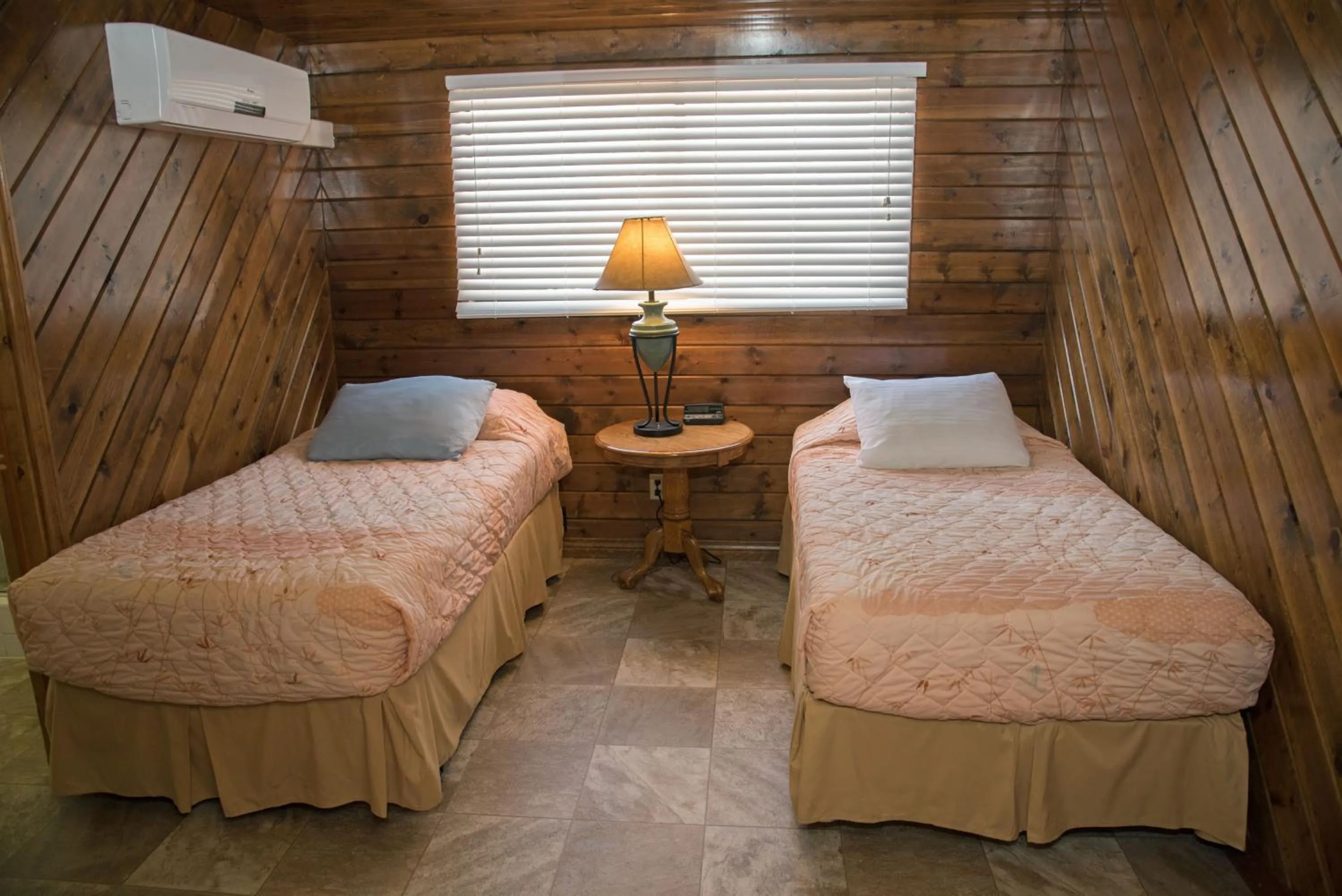 Bed in The Kern Lodge