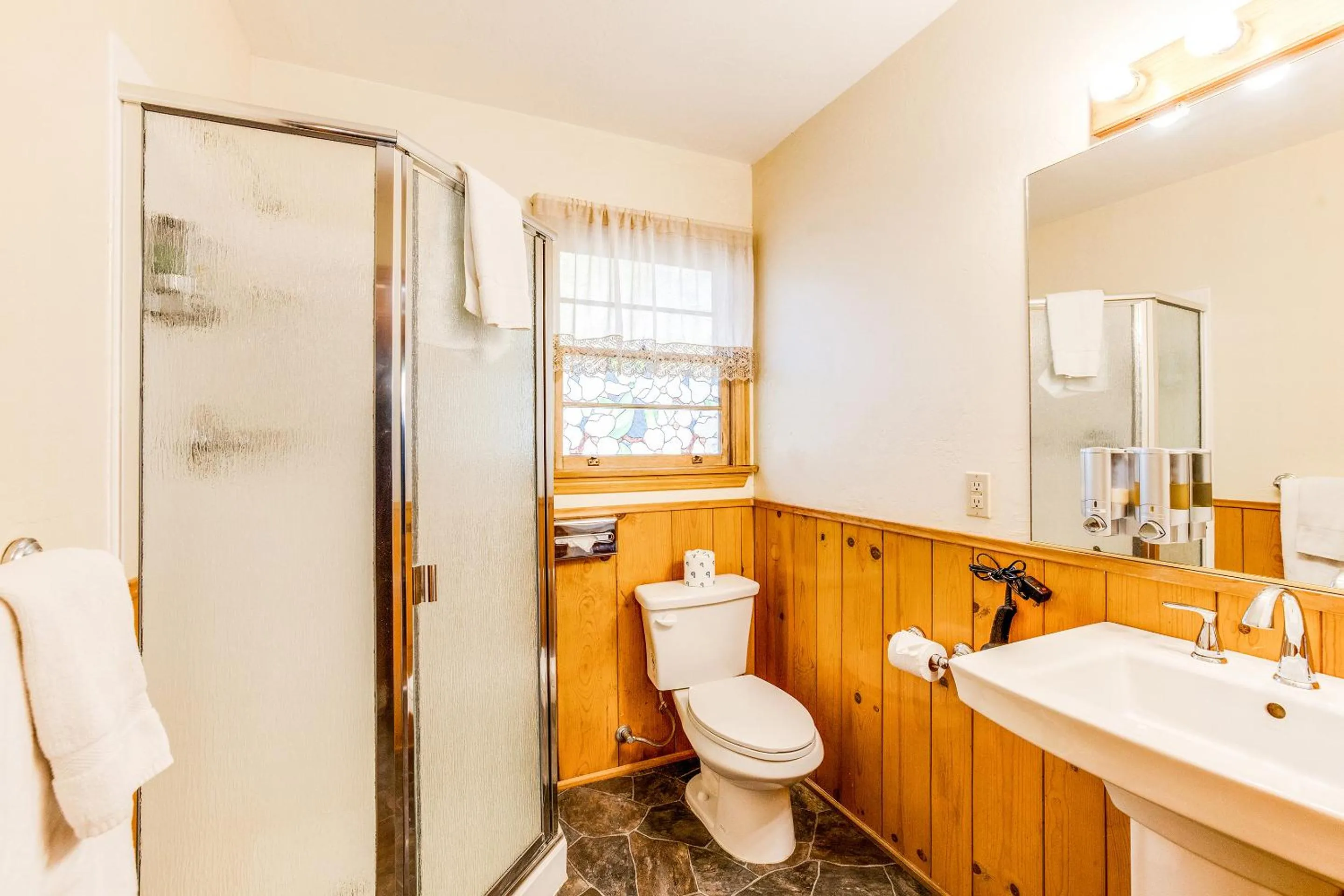 Bathroom in The Kern Lodge
