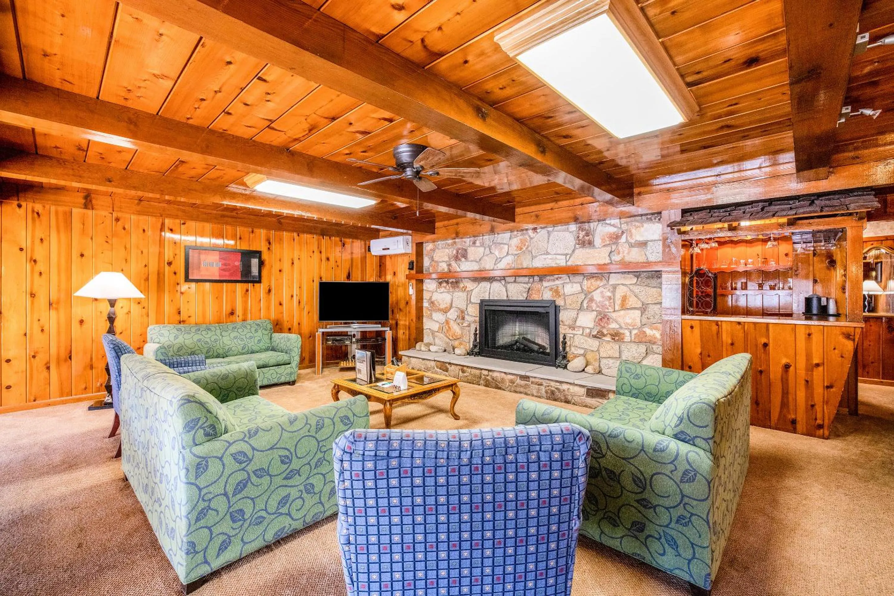 Seating area in The Kern Lodge