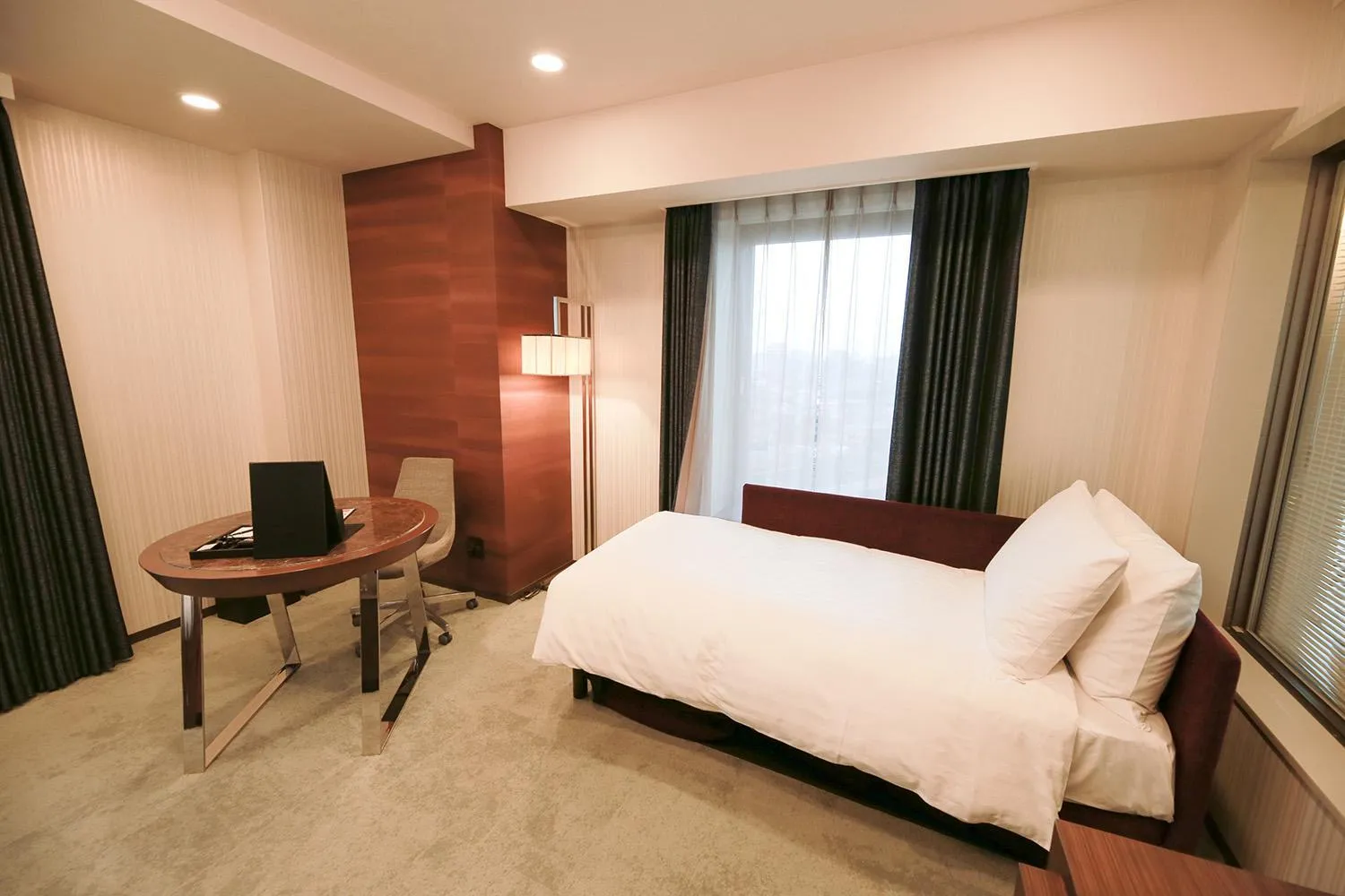 Bed in Richmond Hotel Premier Tokyo Schole