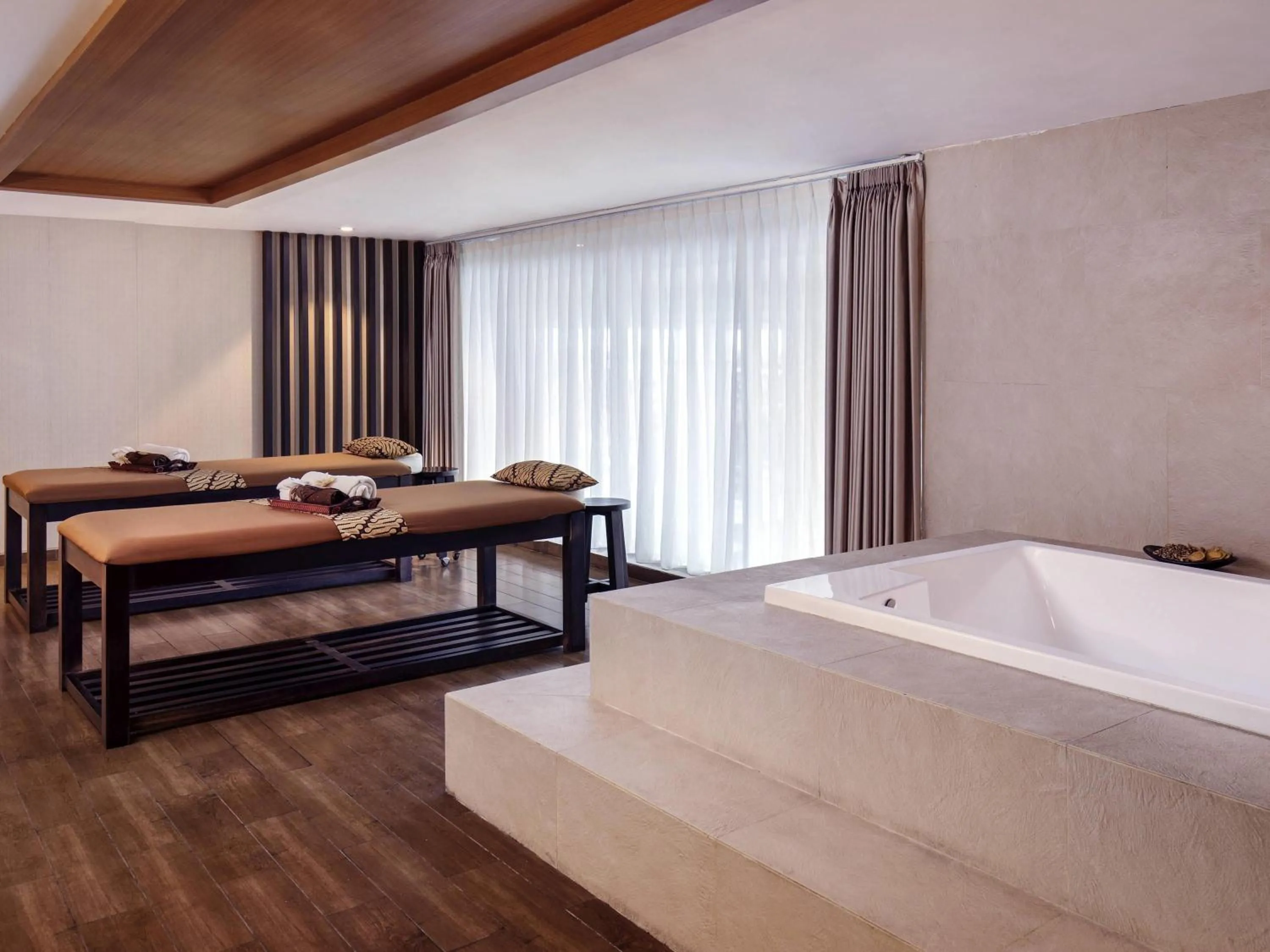 Spa and wellness centre/facilities, Bed in Grand Mercure Solo Baru