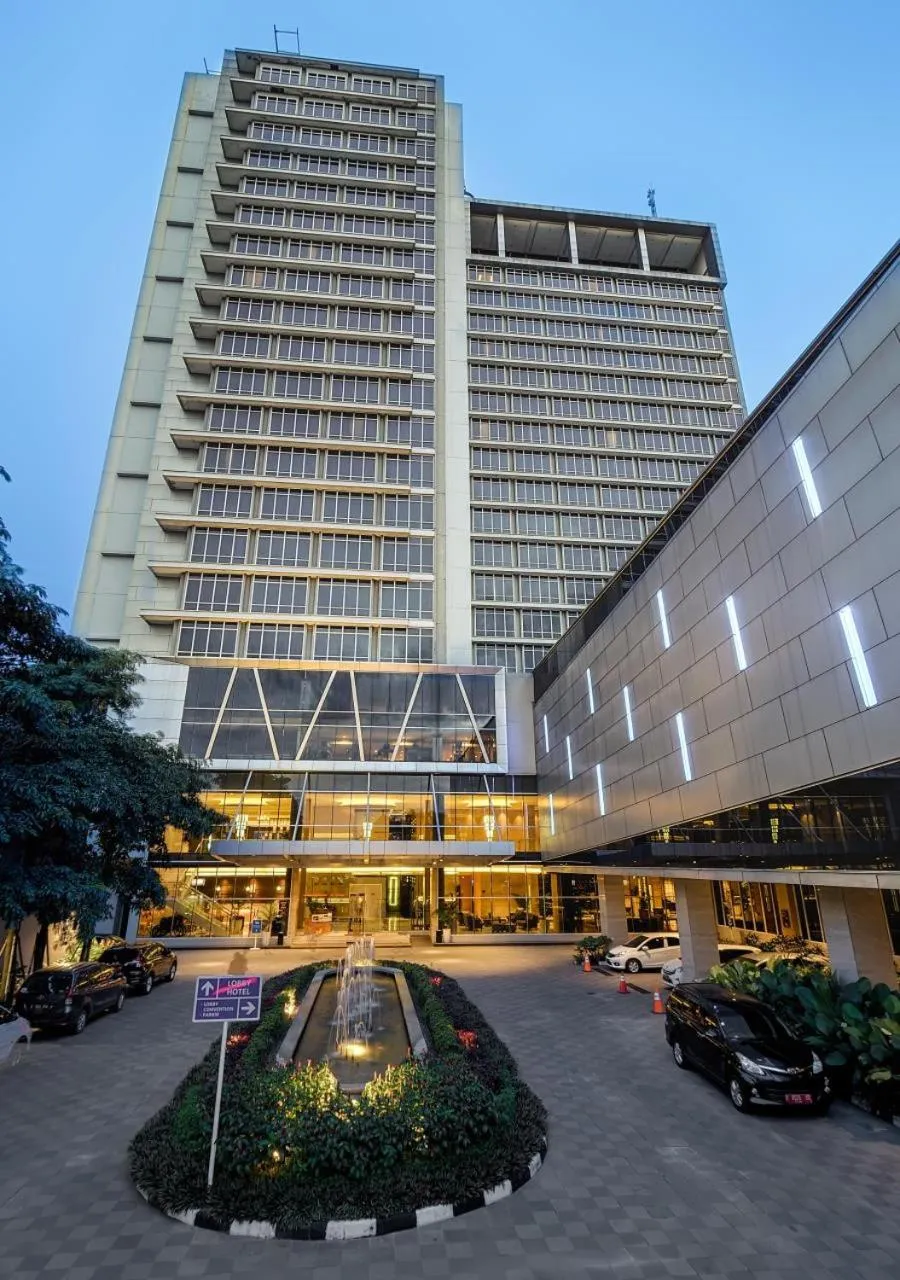 Property building in Grand Mercure Solo Baru