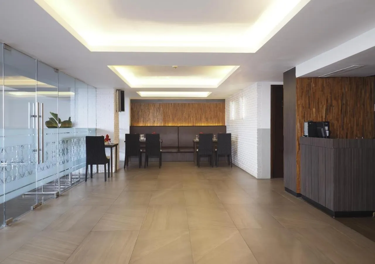 Lobby or reception in Grand Mercure Solo Baru