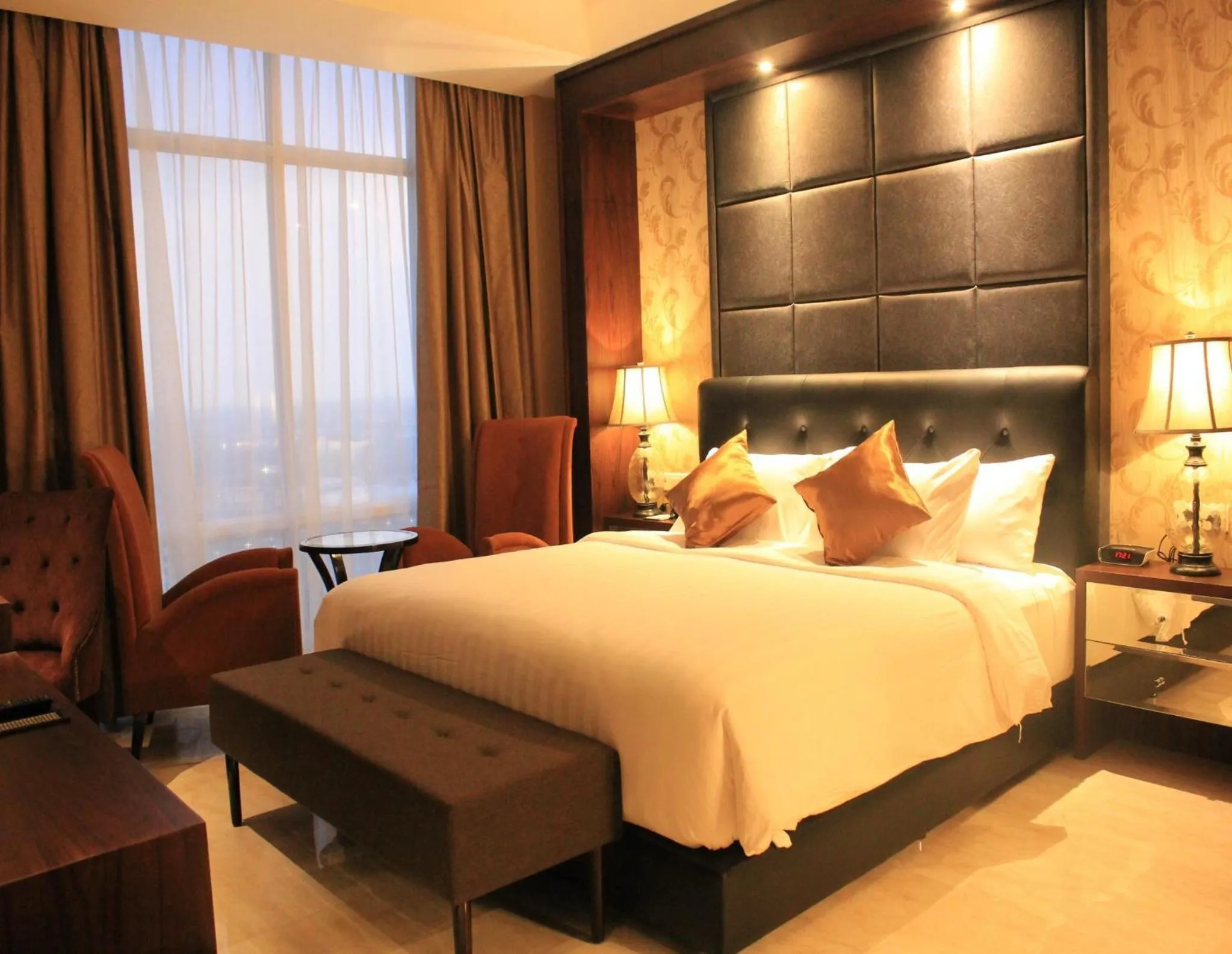 Bedroom, Bed in Grand Mercure Solo Baru