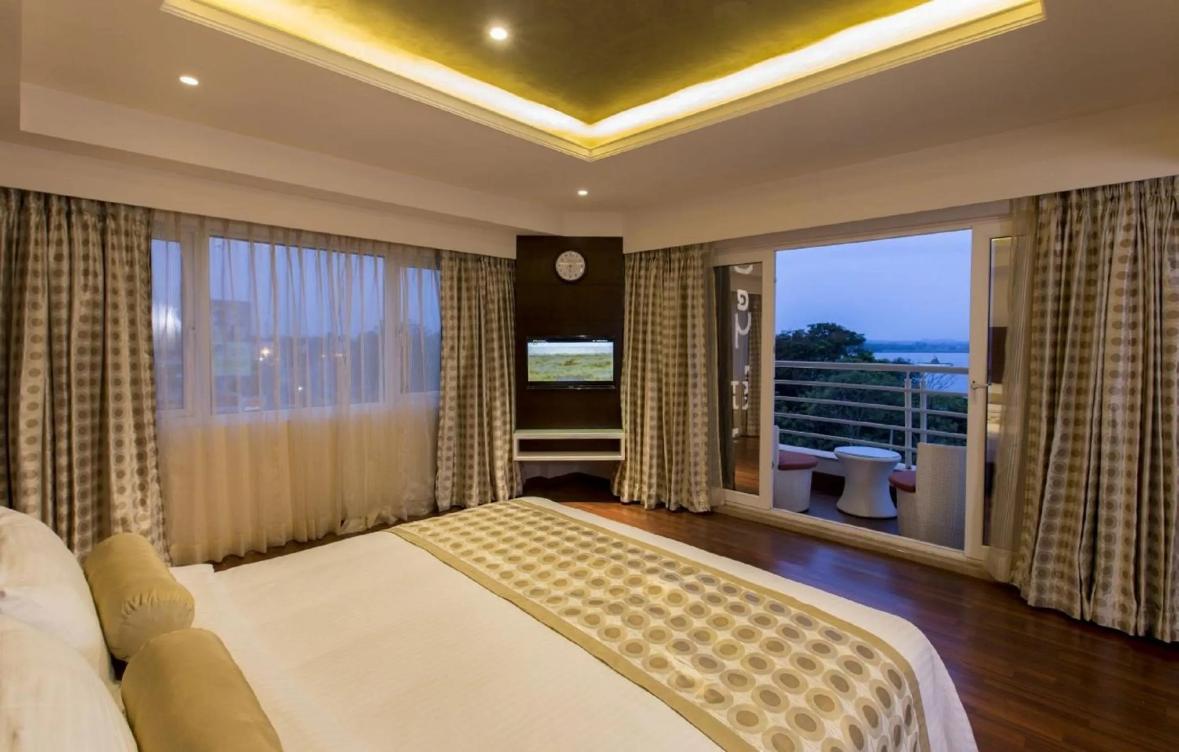 Bed in The President Hotel