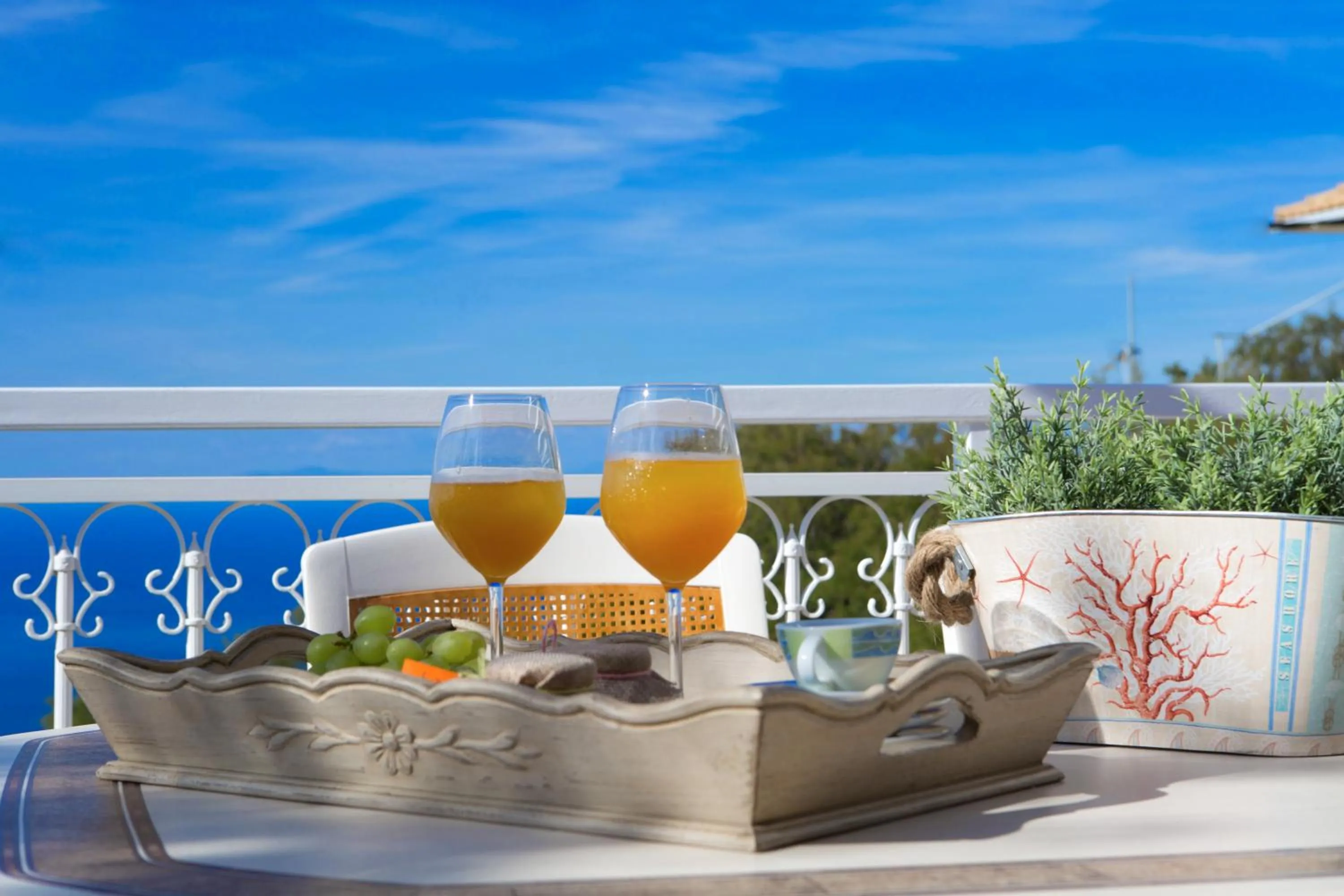 Coffee/tea facilities in Exanthia Villas