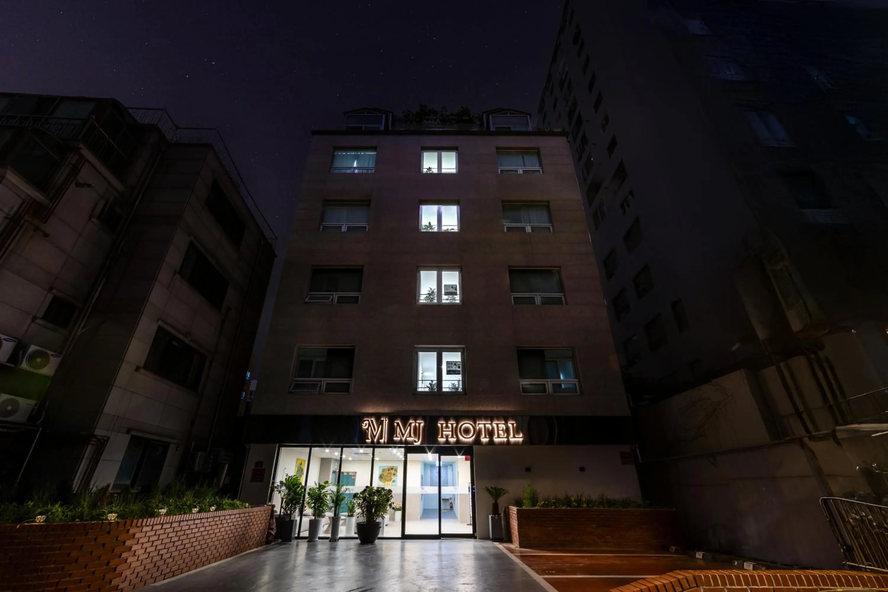 Facade/entrance in MJ Hotel Jongno