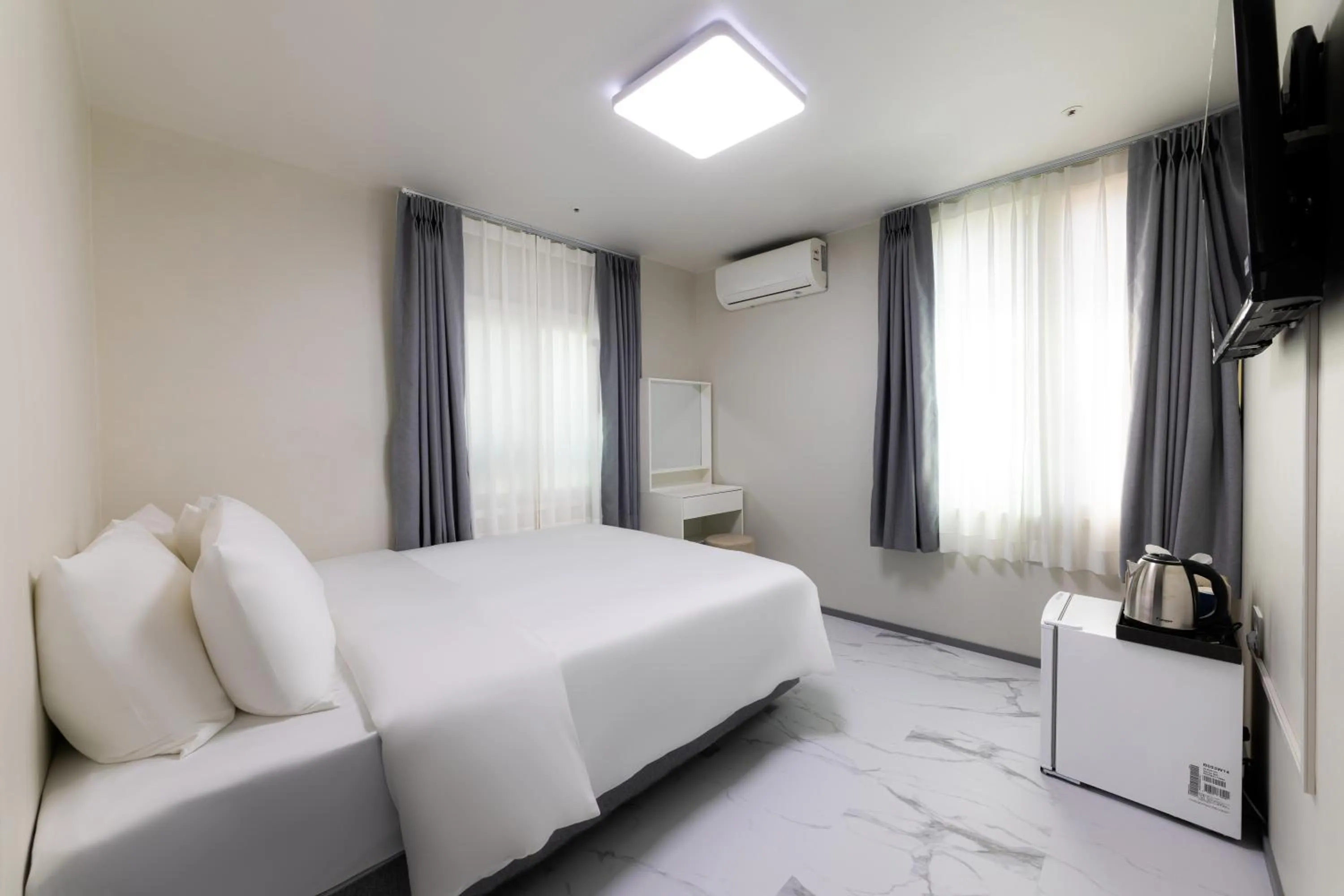 Photo of the whole room, Bed in MJ Hotel Jongno