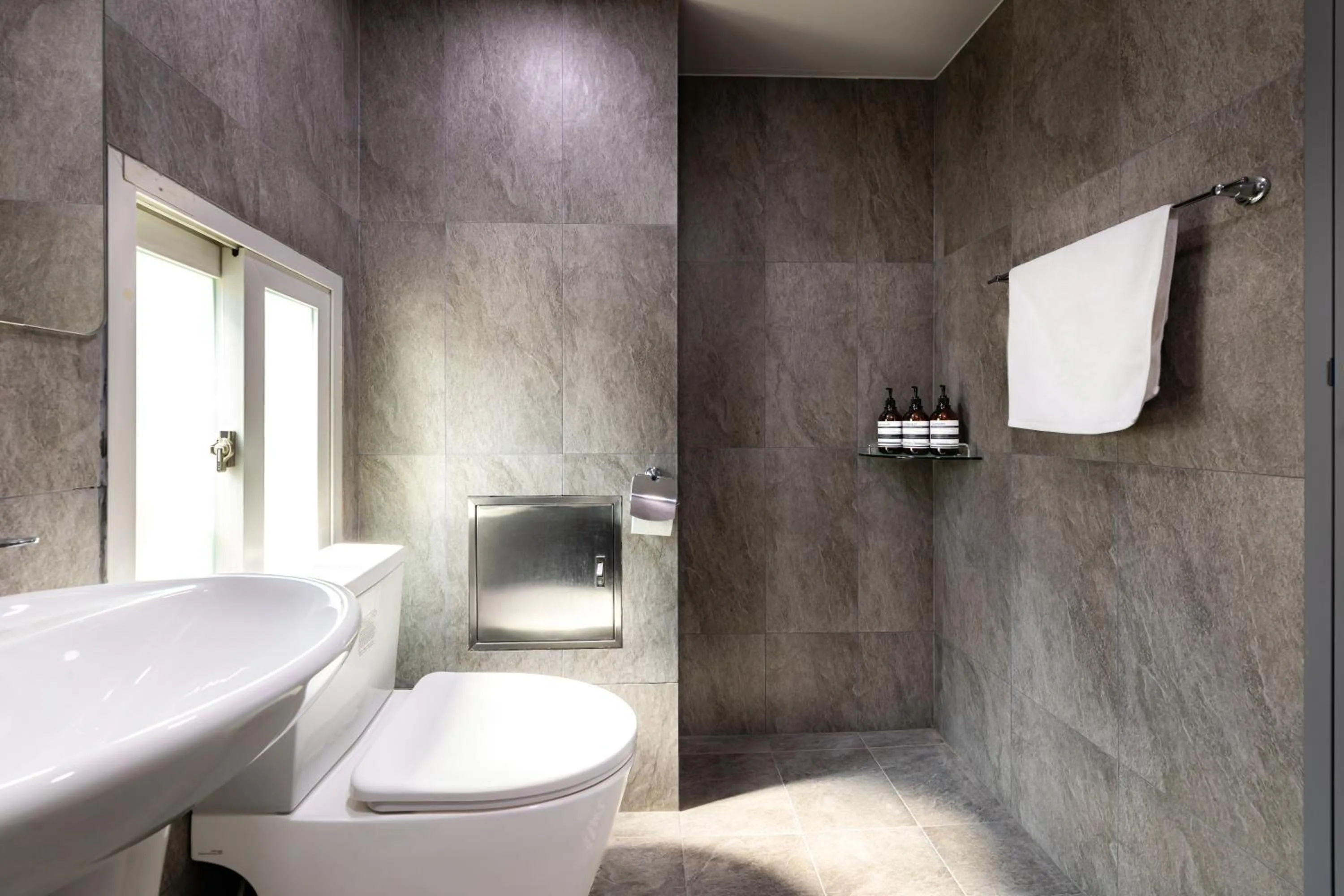 Toilet in MJ Hotel Jongno