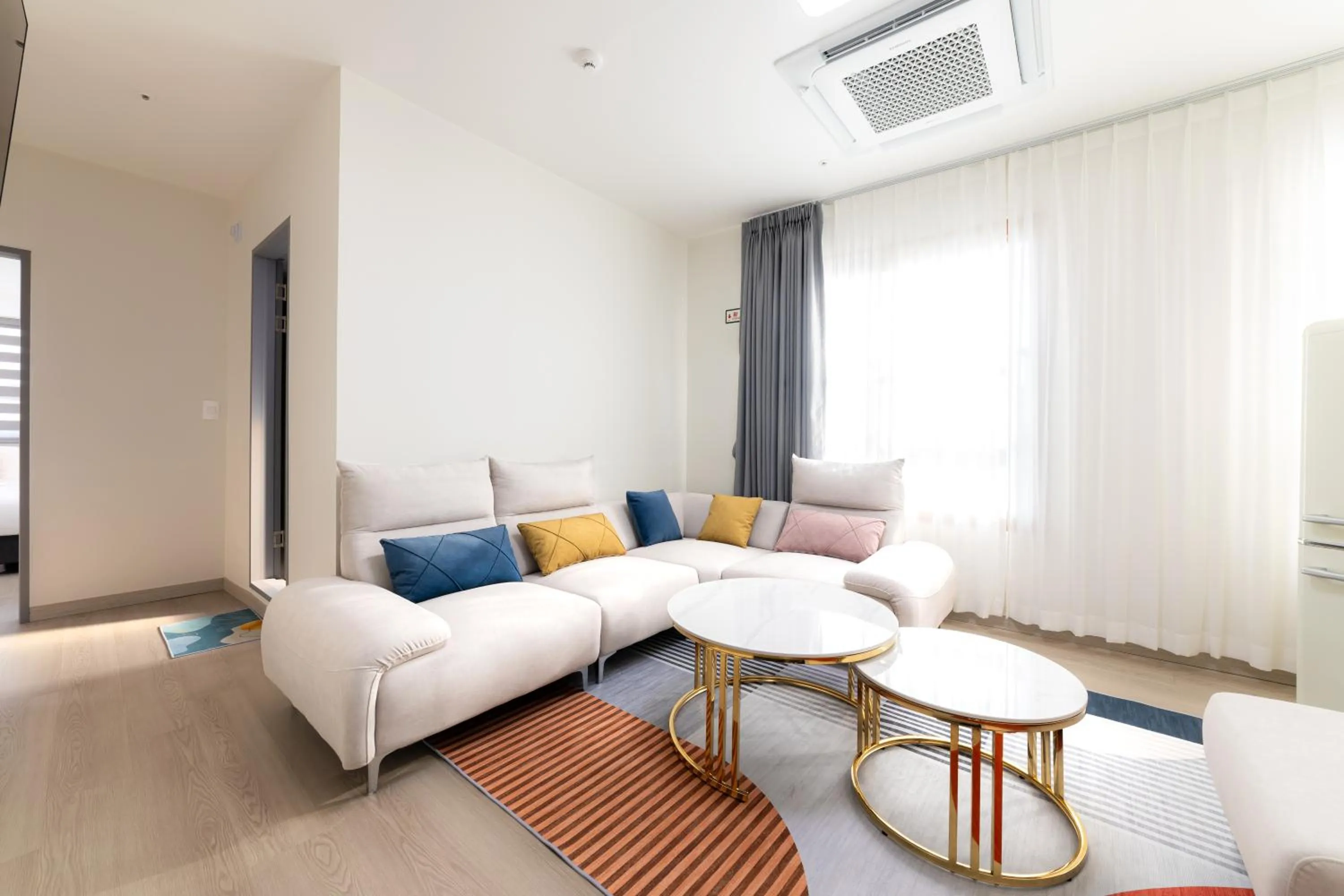 Living room, Bed in MJ Hotel Jongno