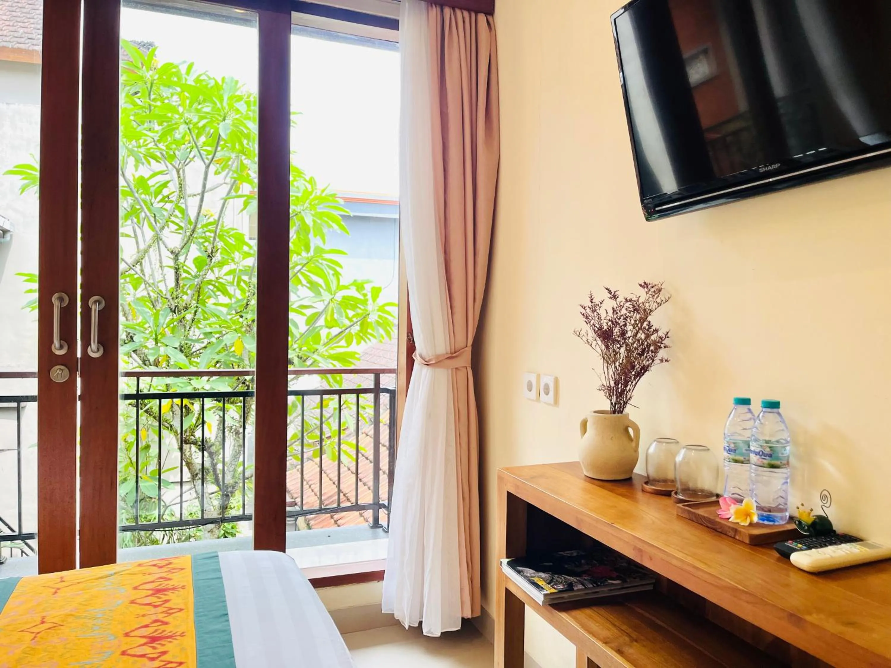 Bed in Tebesaya Homestay Ubud