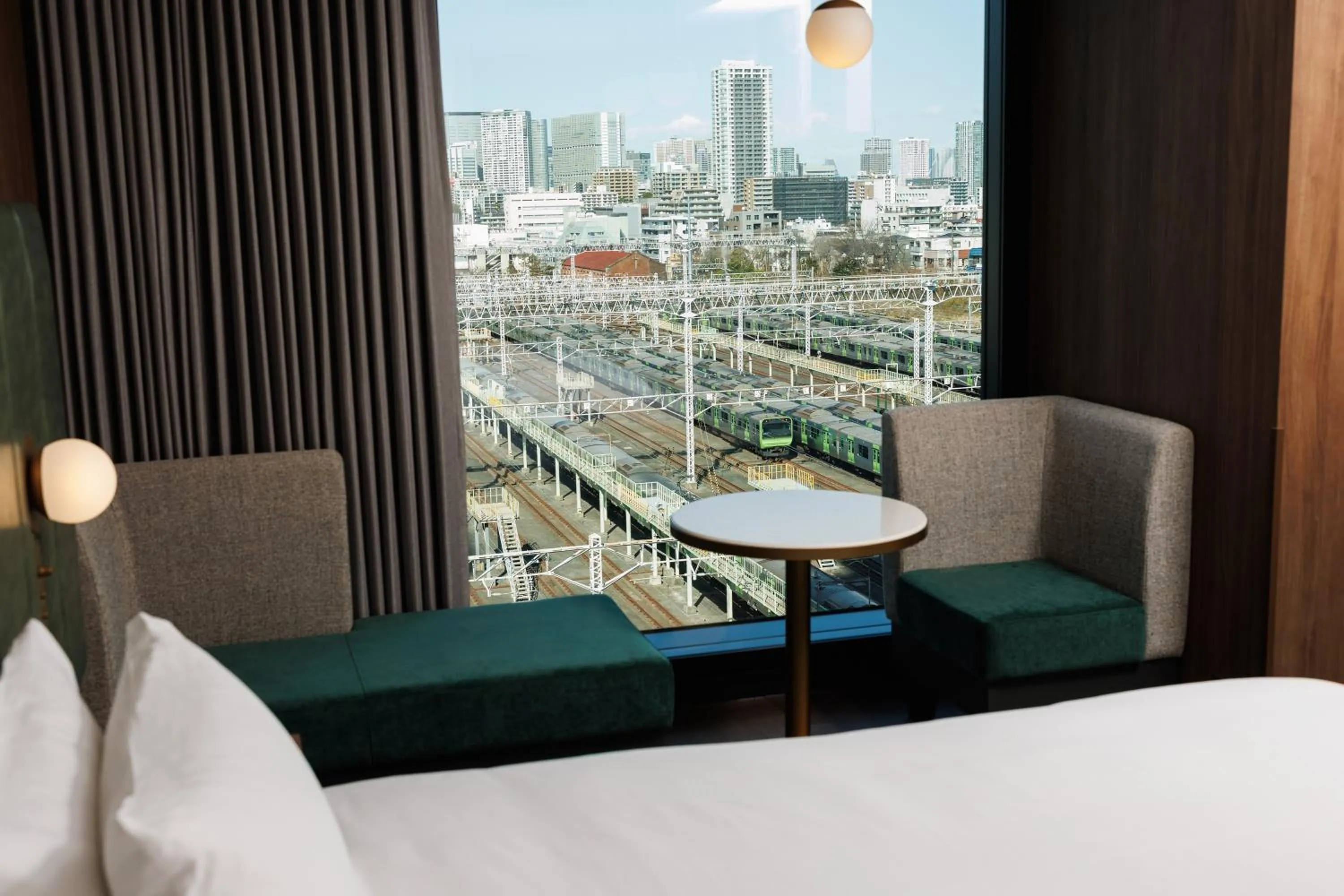 View (from property/room), Bed in HOTEL METROPOLITAN OIMACHI TRACKS Tokyo