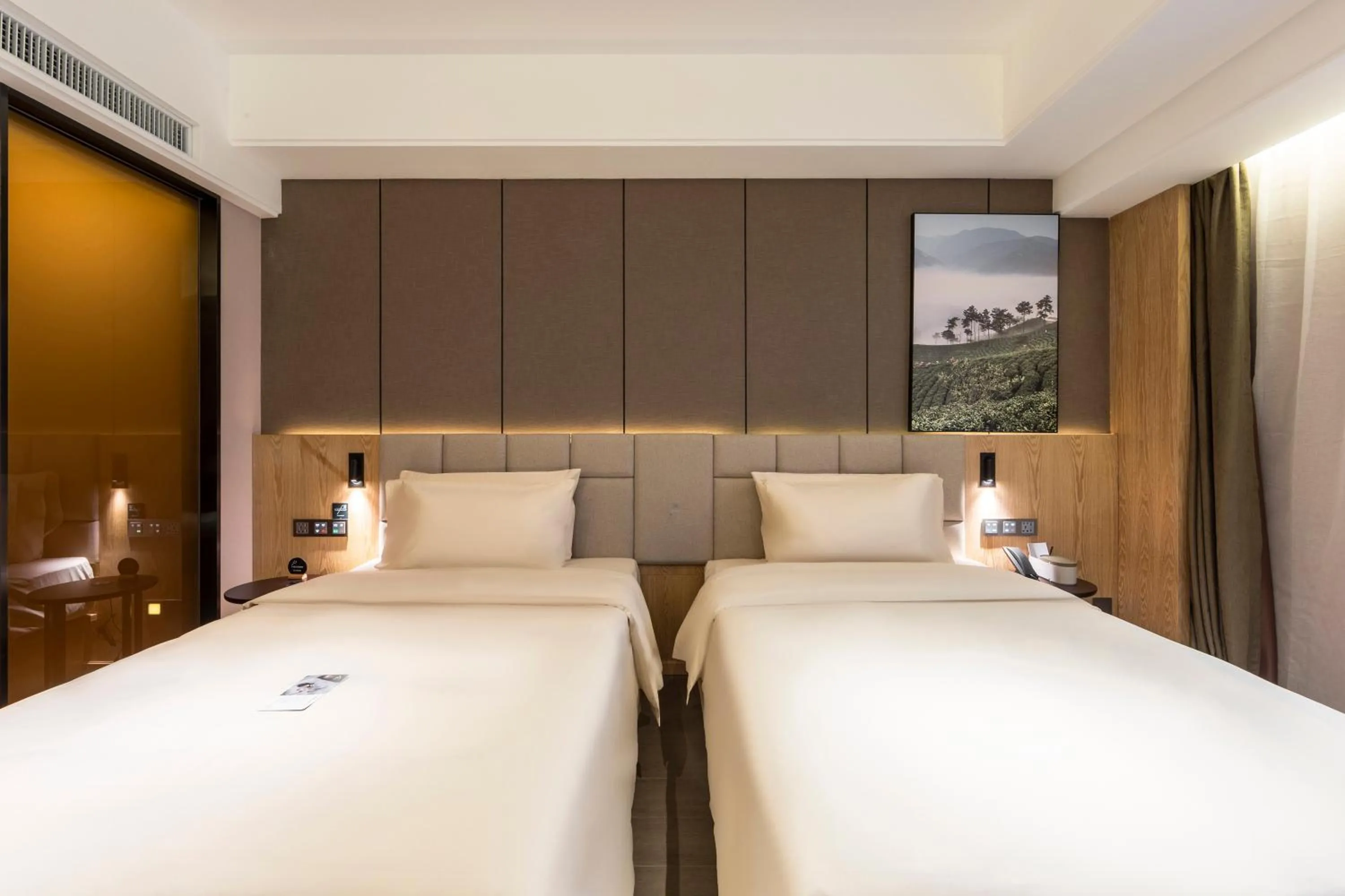 Atour Hotel Zhengzhou East Railway Station Provincial Government