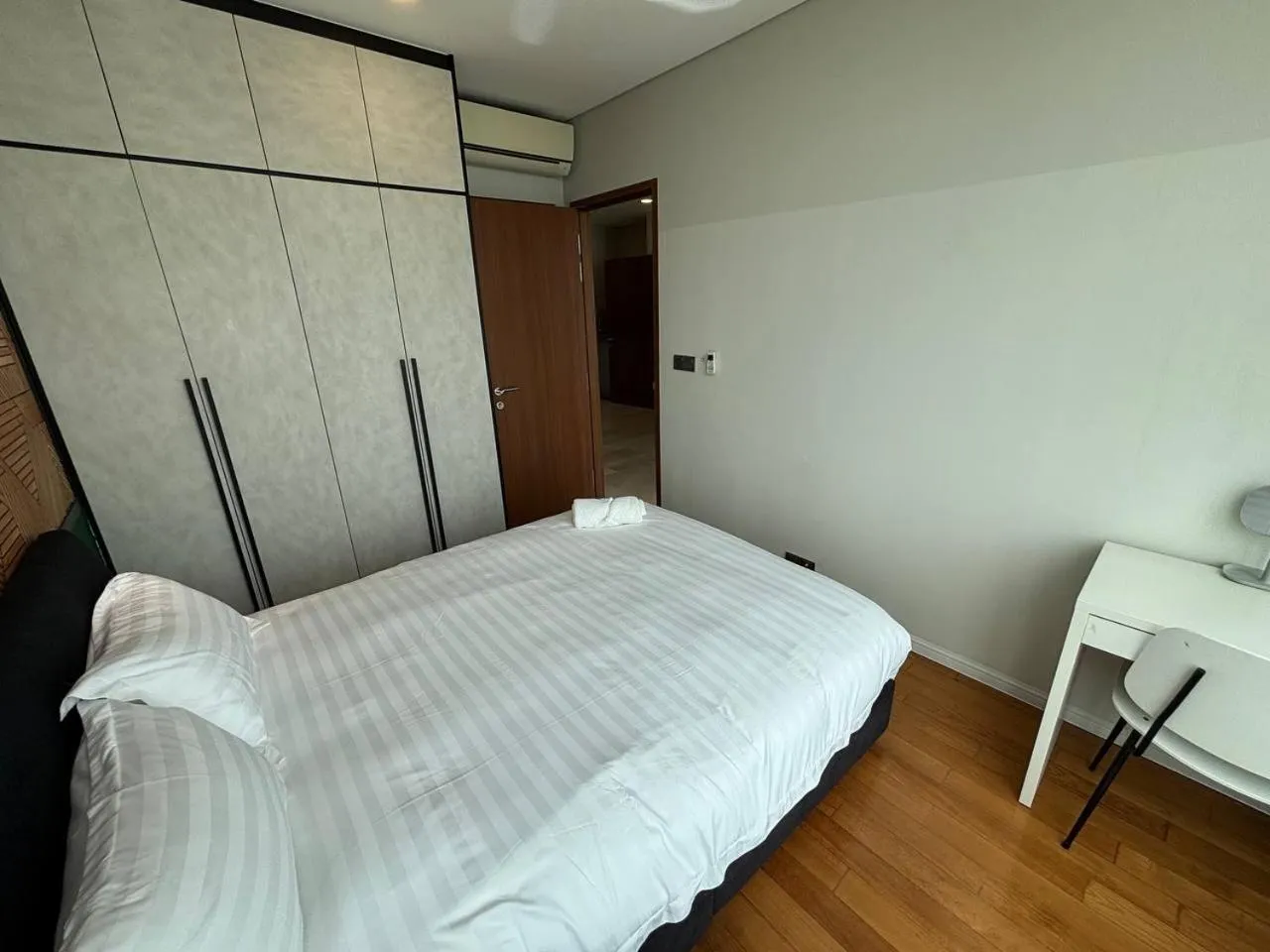 Bed in Sky Suites KLCC by Easy Nap