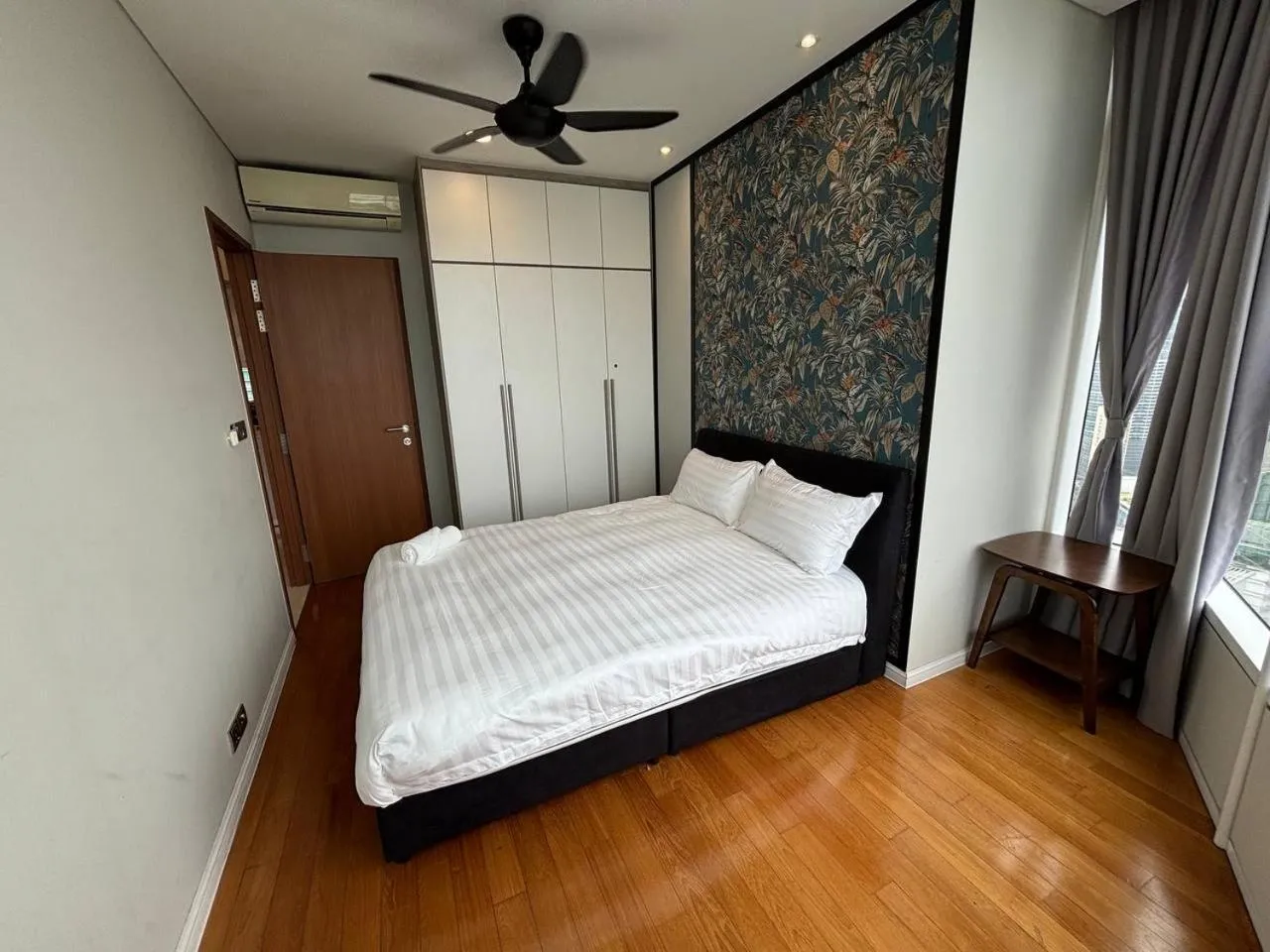 Bed in Sky Suites KLCC by Easy Nap