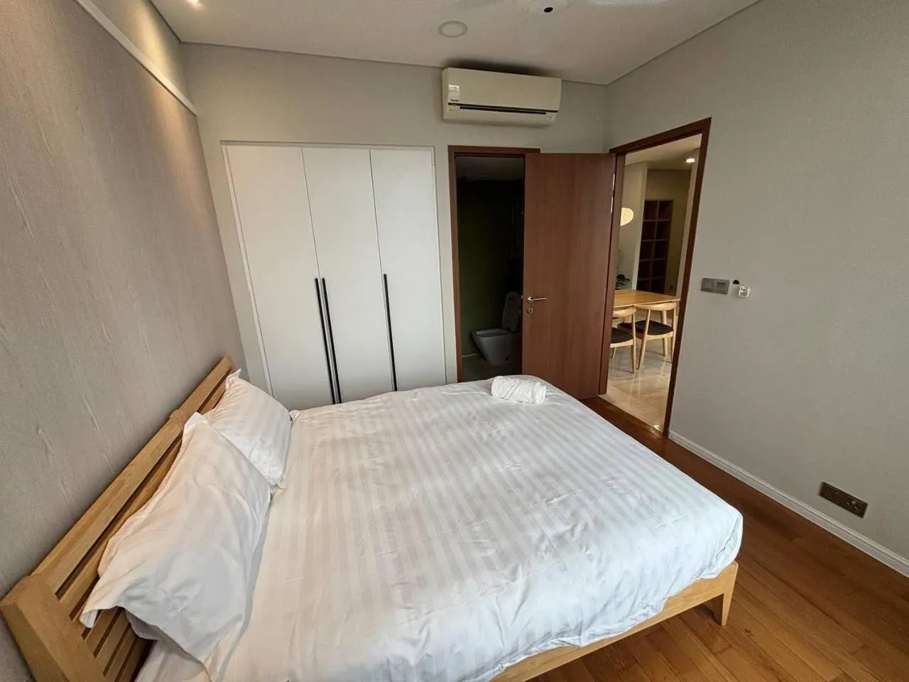 Bed in Sky Suites KLCC by Easy Nap