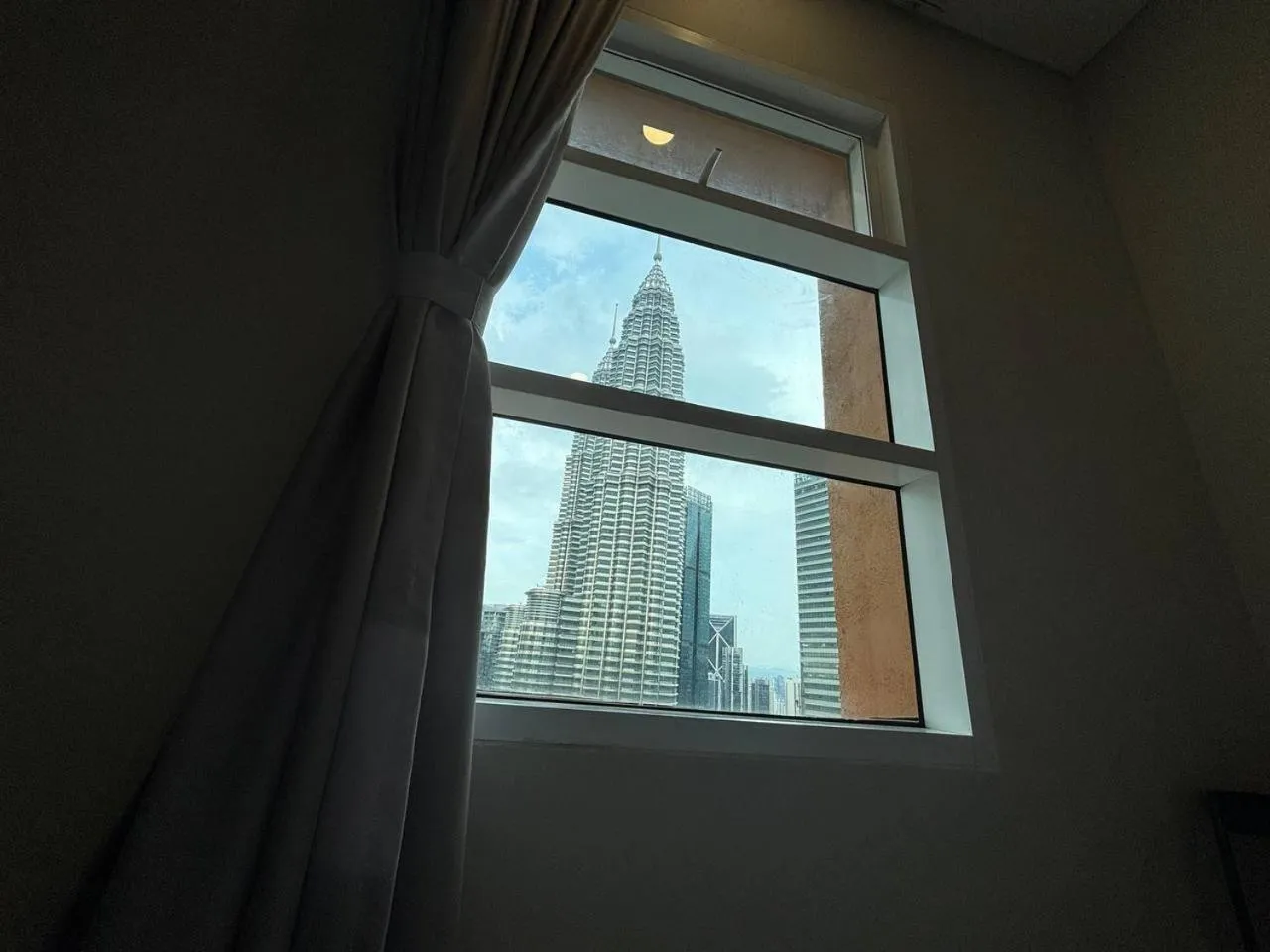 Sky Suites KLCC by Easy Nap