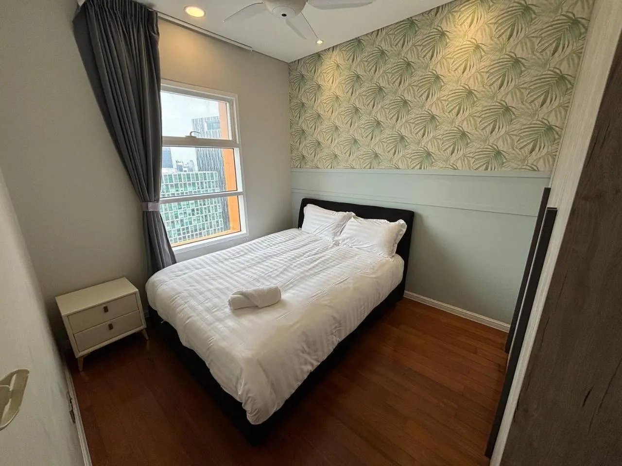 Bed in Sky Suites KLCC by Easy Nap