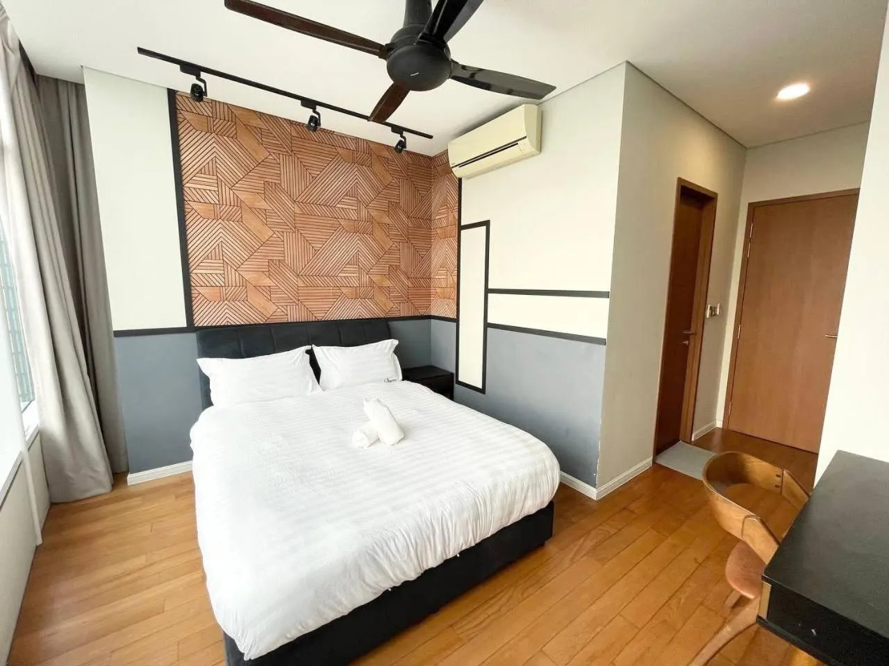 Bed in Sky Suites KLCC by Easy Nap