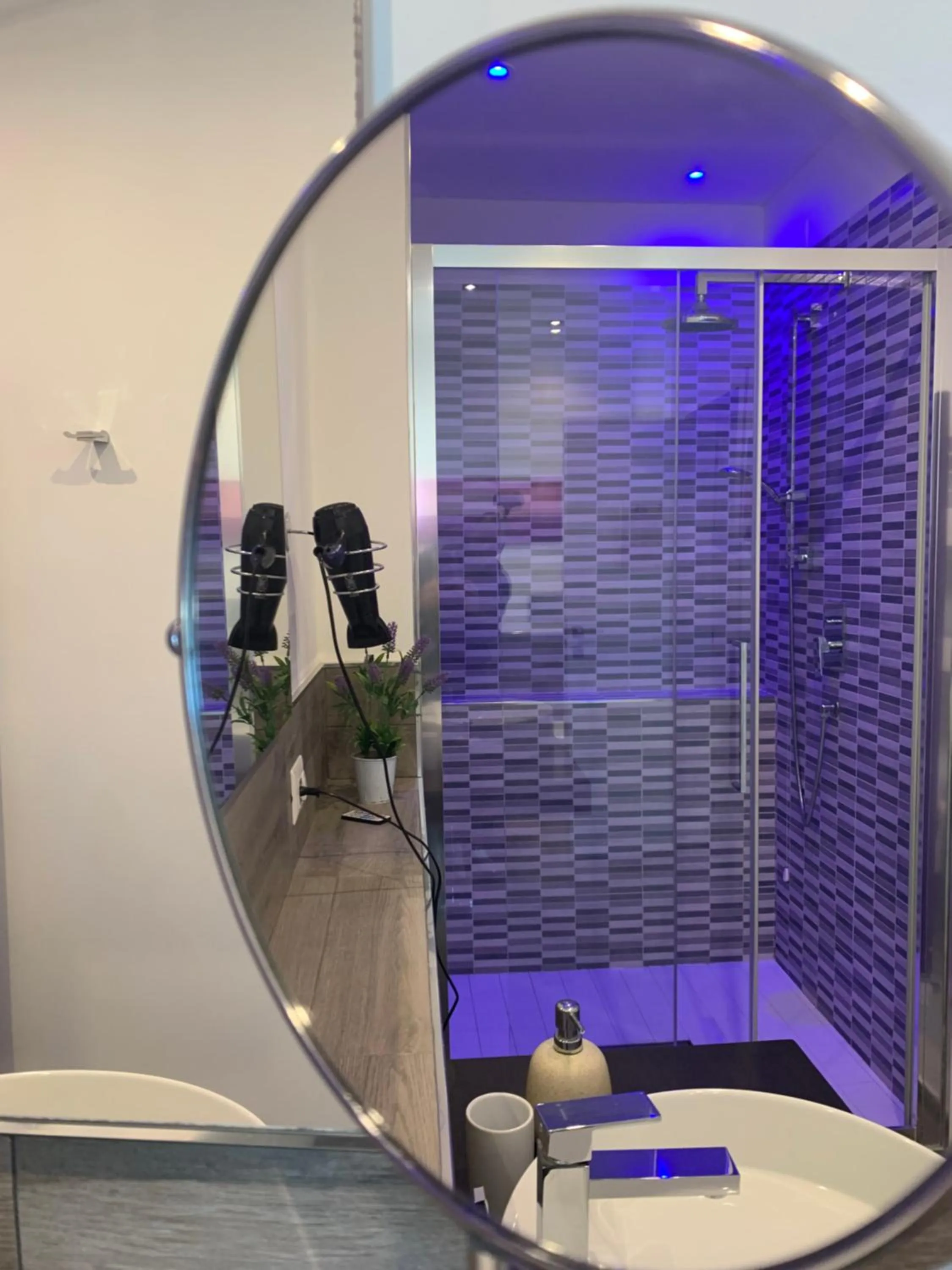 Shower in Villa Zufrò