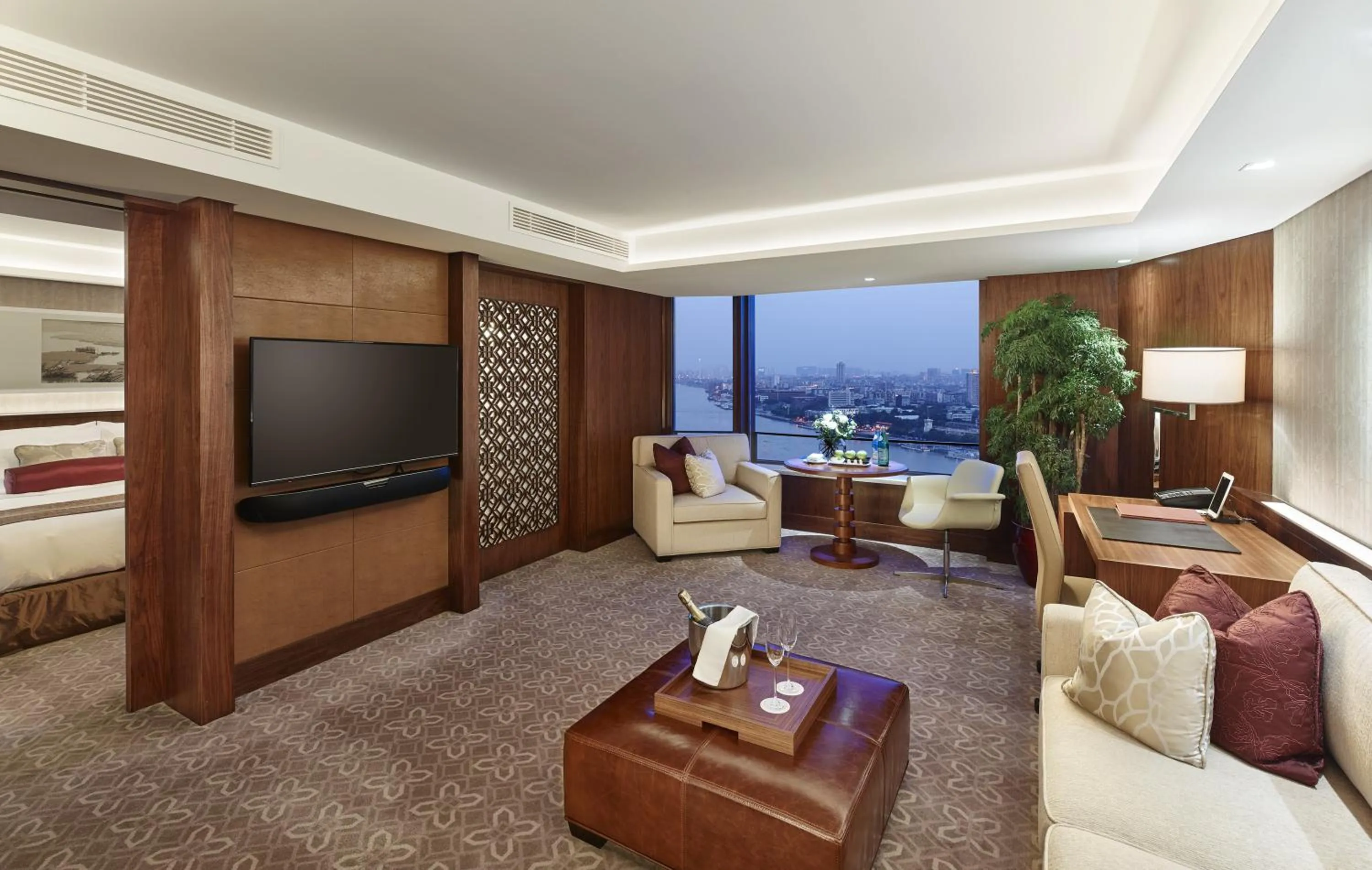 Living room in White Swan Hotel