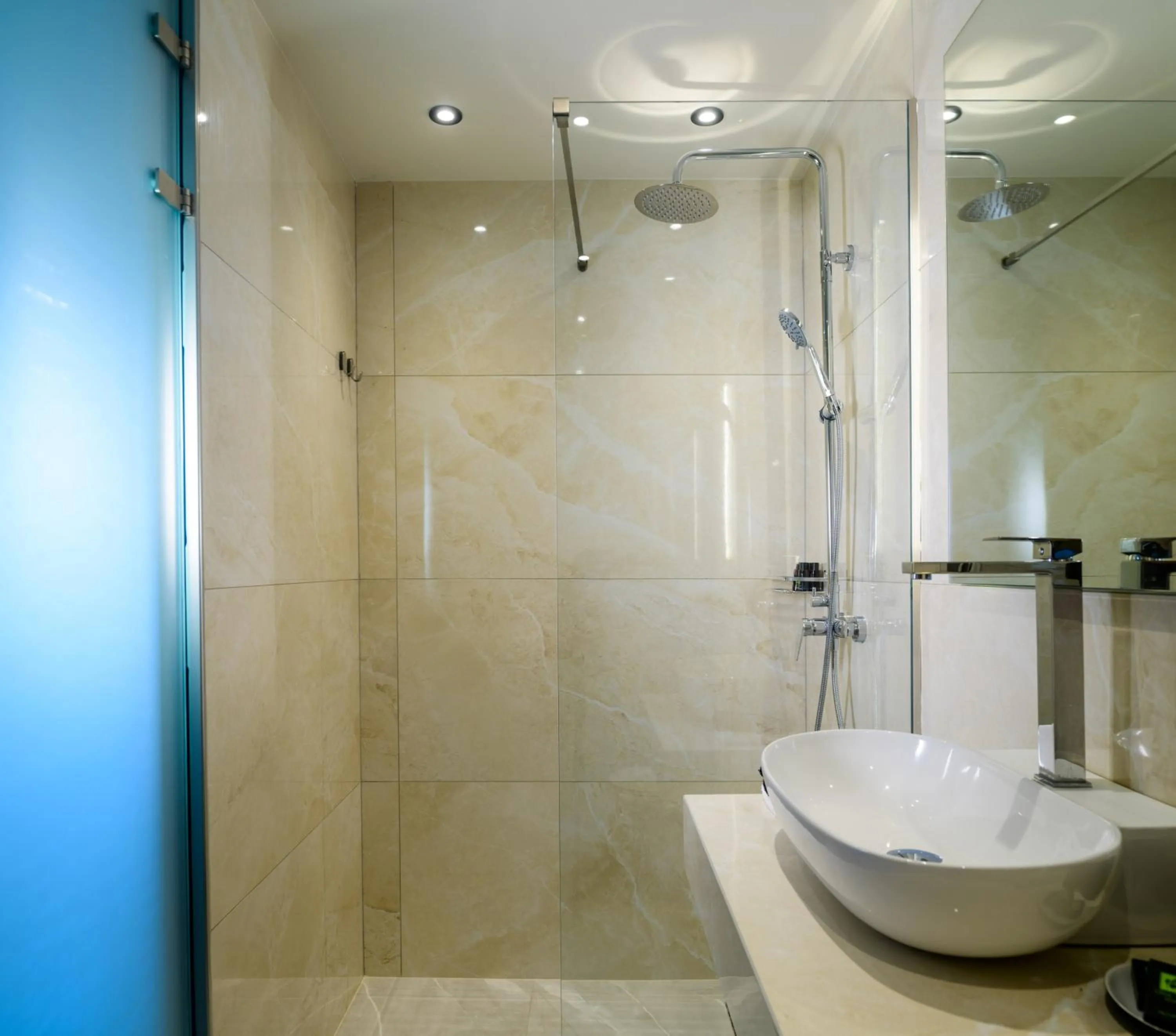 Bathroom in Ermou 26 Hotel