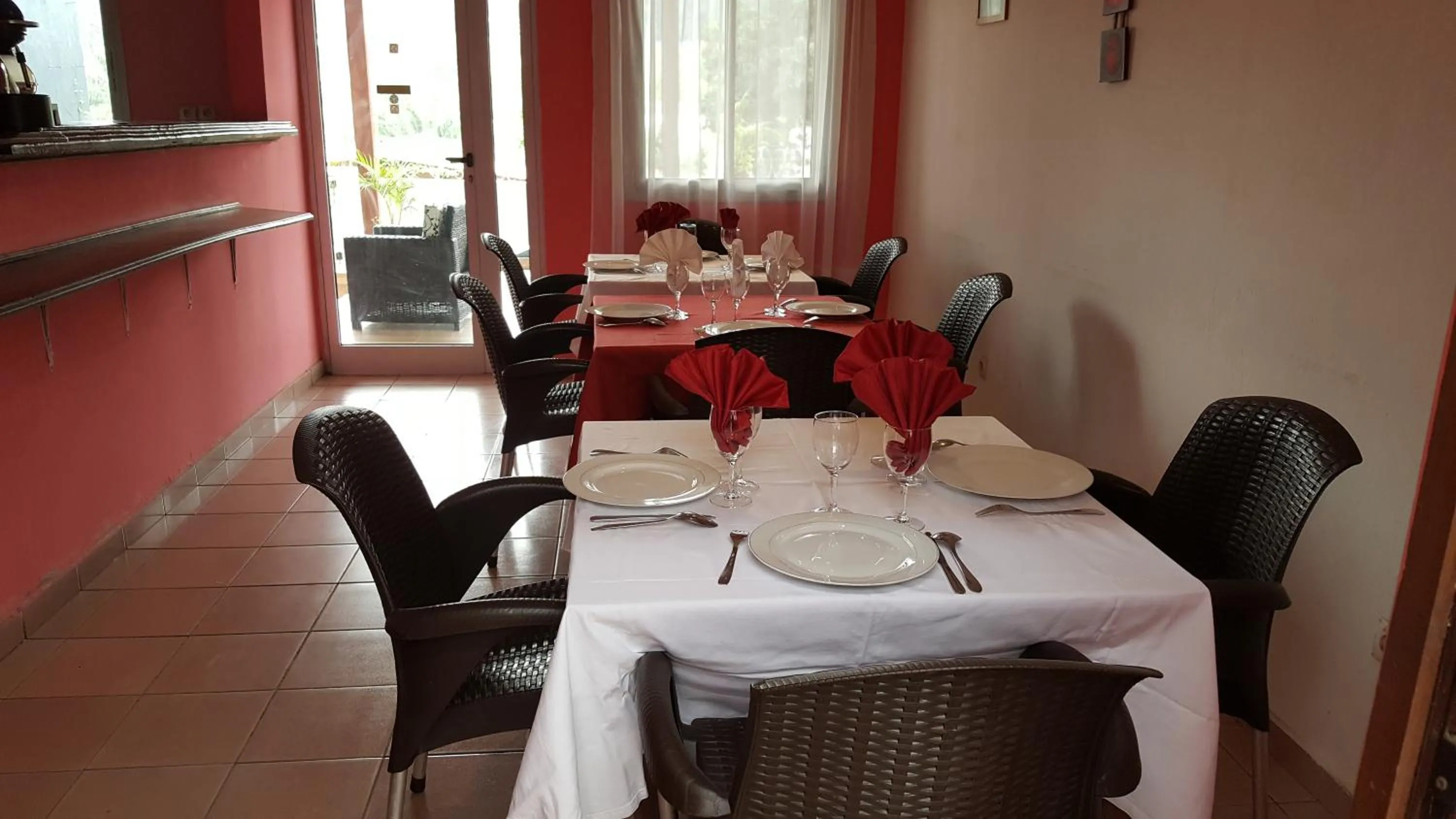 Restaurant/places to eat in Résidence Saint-Jacques Brazzaville