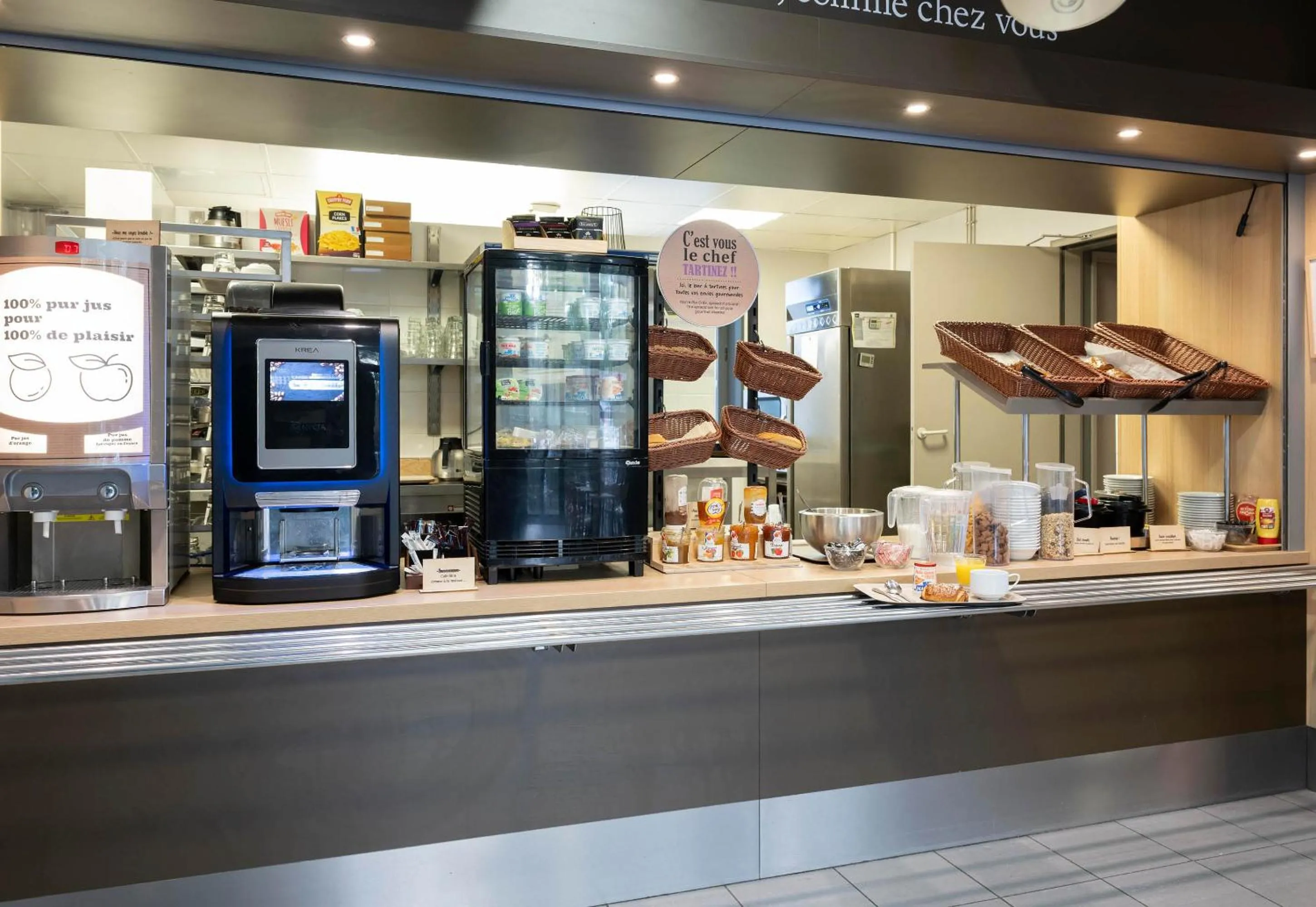 Breakfast in B&B HOTEL Bayonne Tarnos