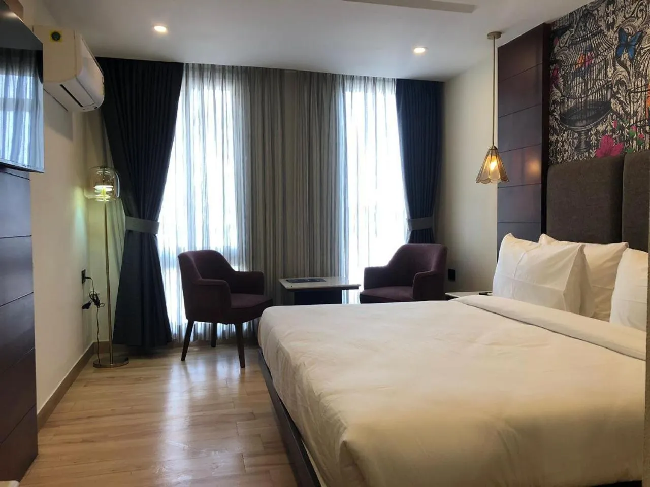 Bed in Romeo Lane, Mussoorie by Alivaa