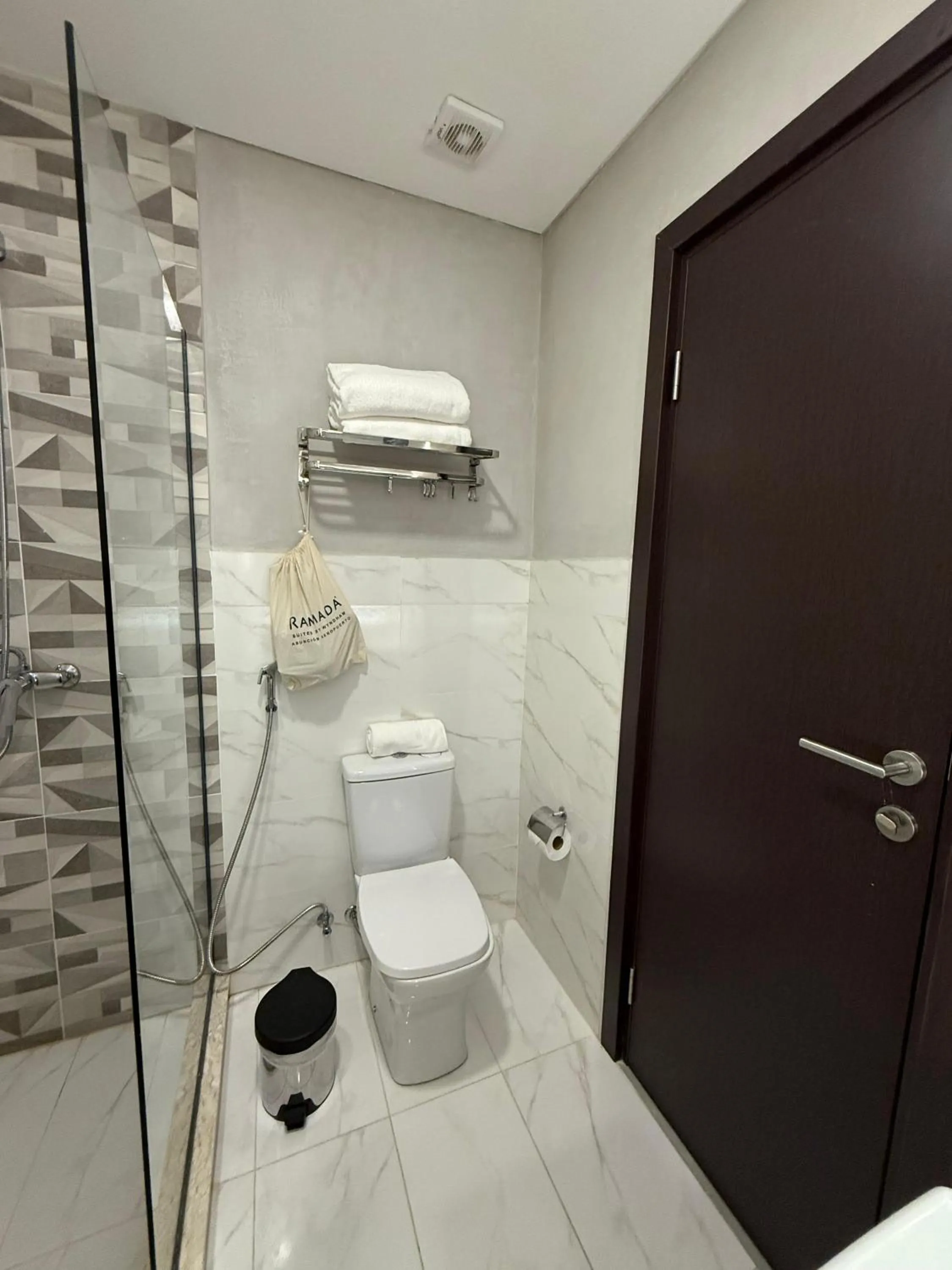 Ramada Suites by Wyndham Asuncion Aeropuerto