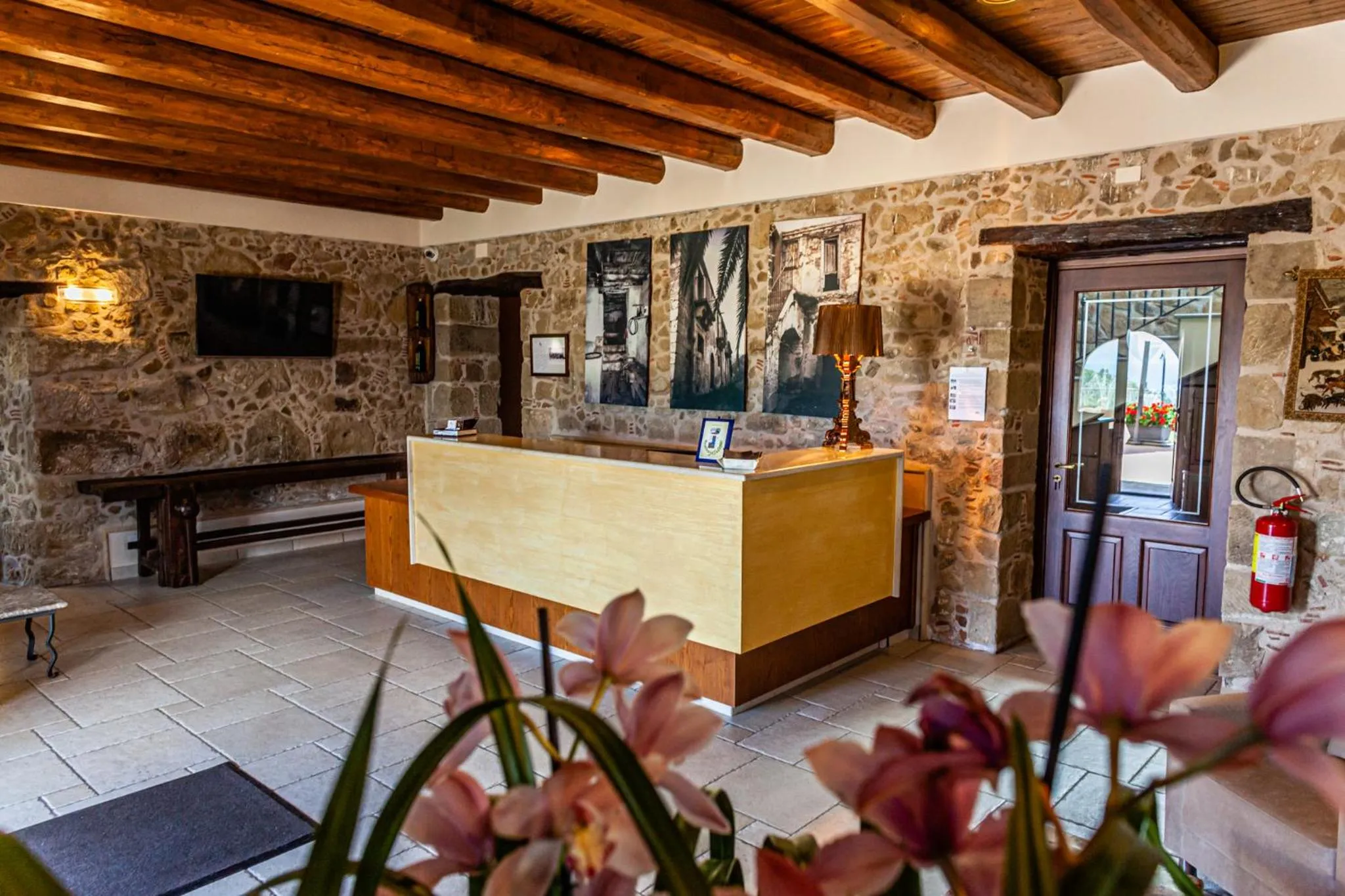 Lobby or reception in Villa Ginevra Resort Agrituristico
