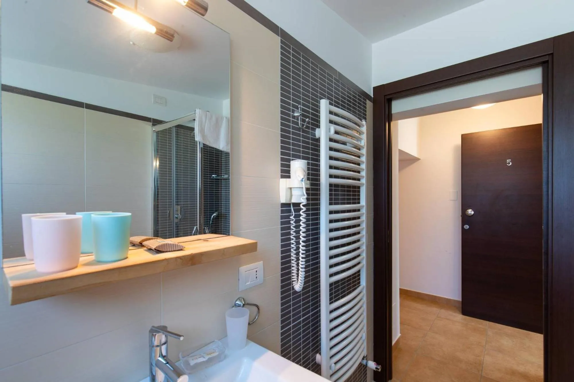 Shower in Villa Ginevra Resort Agrituristico