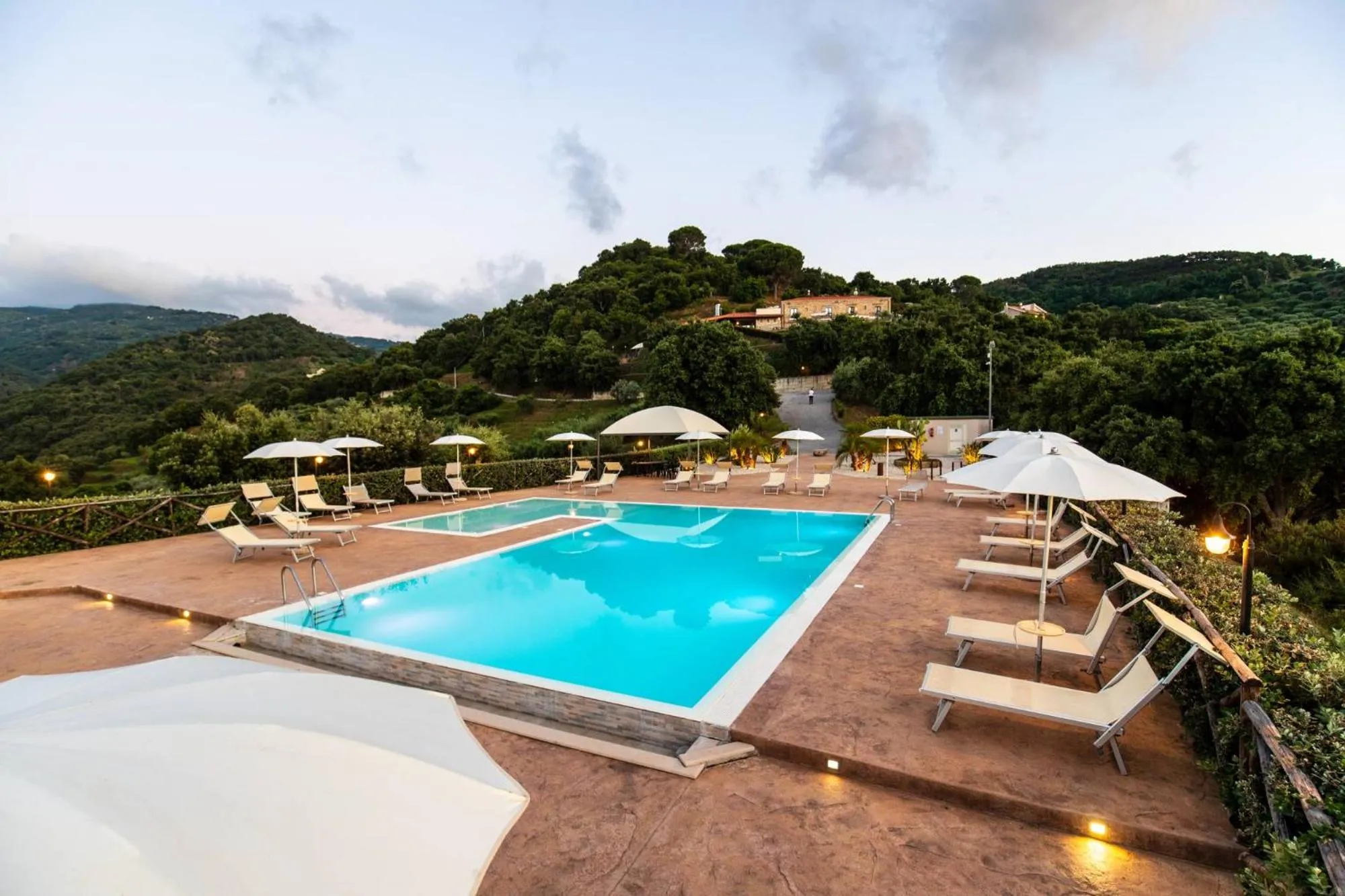 Swimming pool in Villa Ginevra Resort Agrituristico