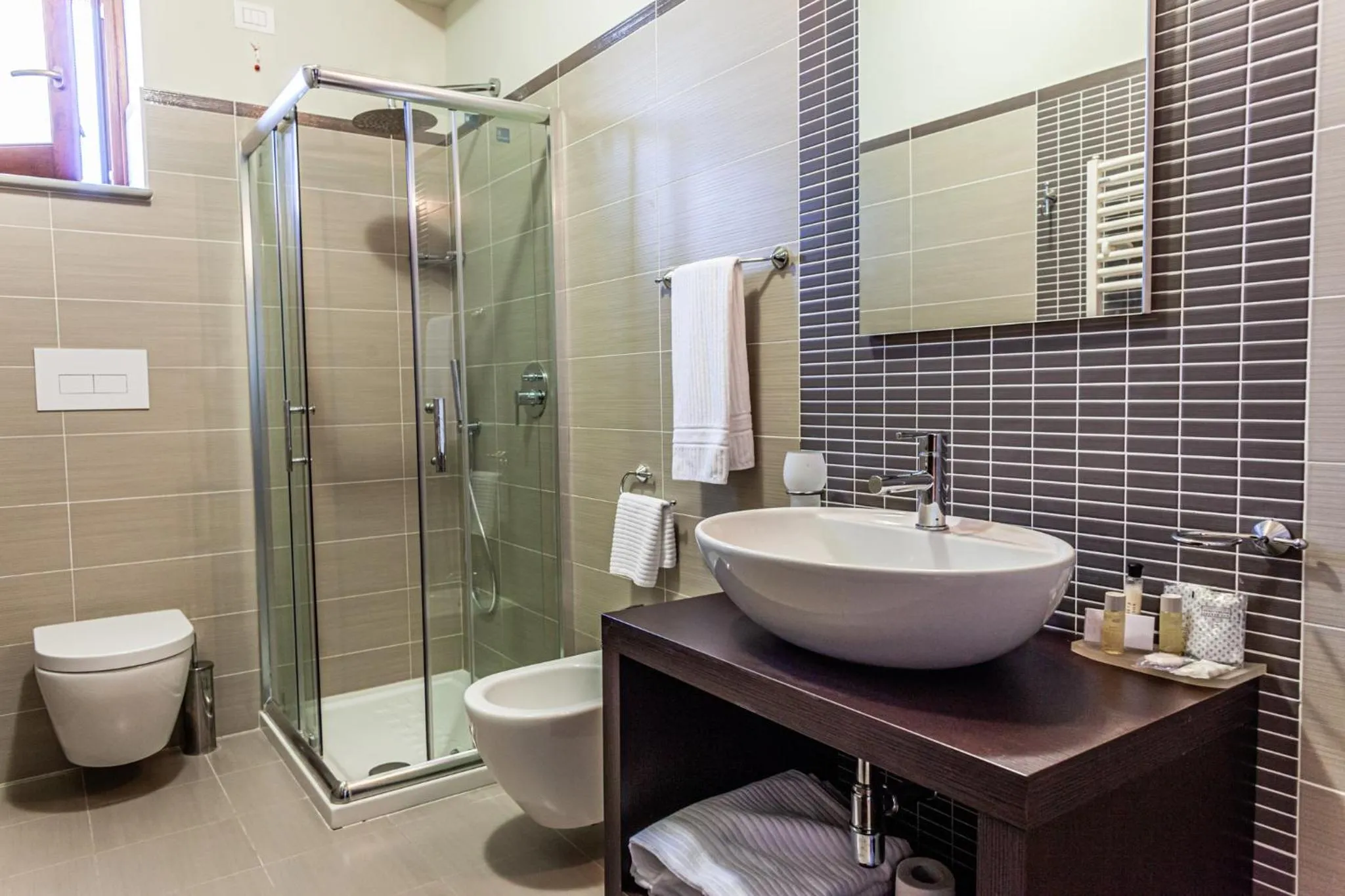 Shower in Villa Ginevra Resort Agrituristico