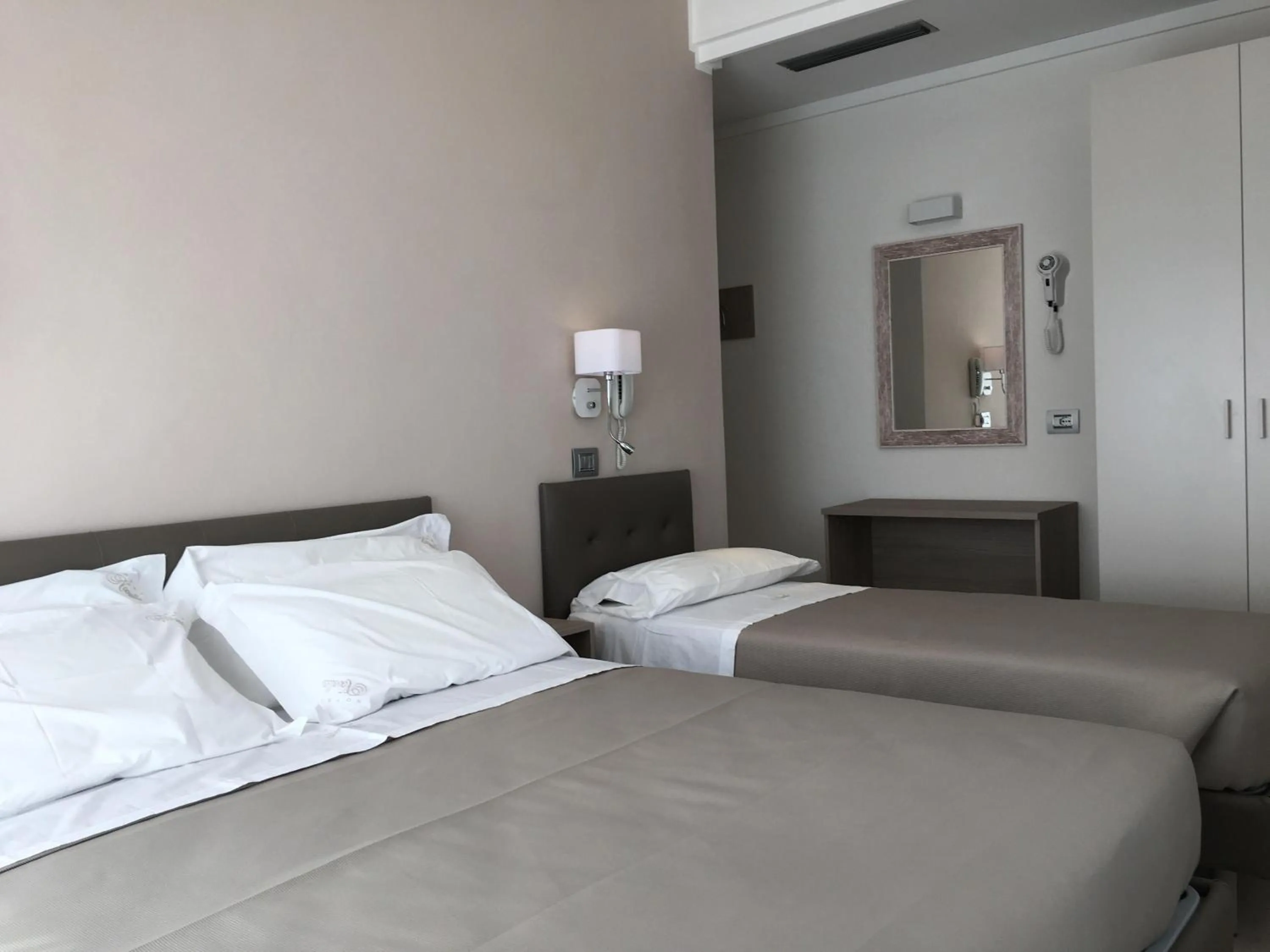 Photo of the whole room in Hotel Novella