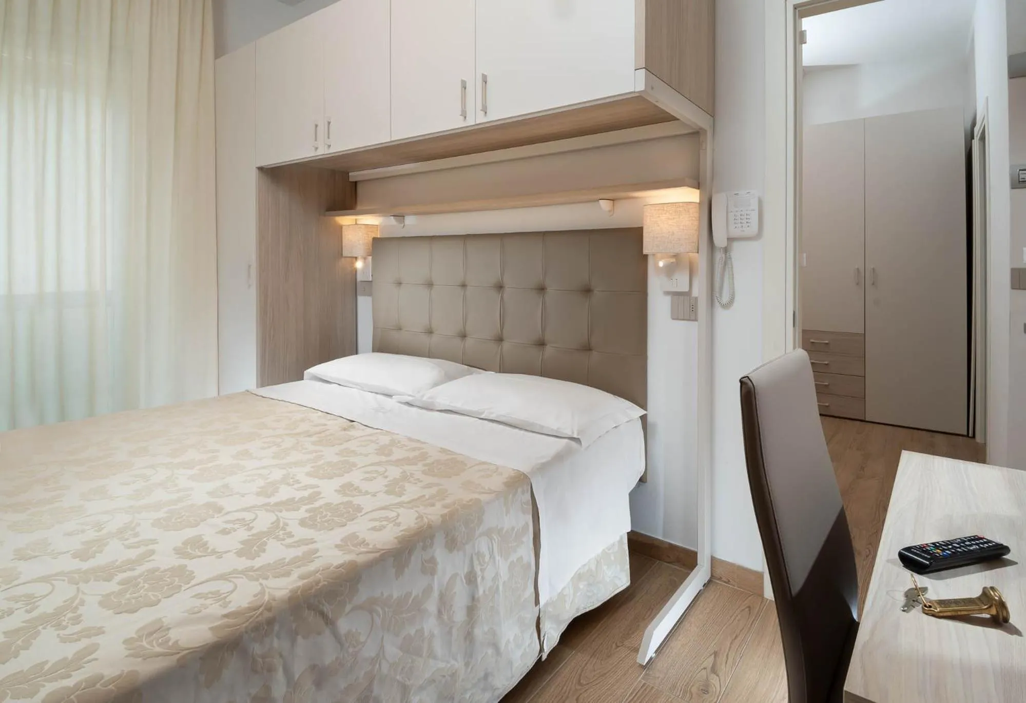 Family in Hotel Novella