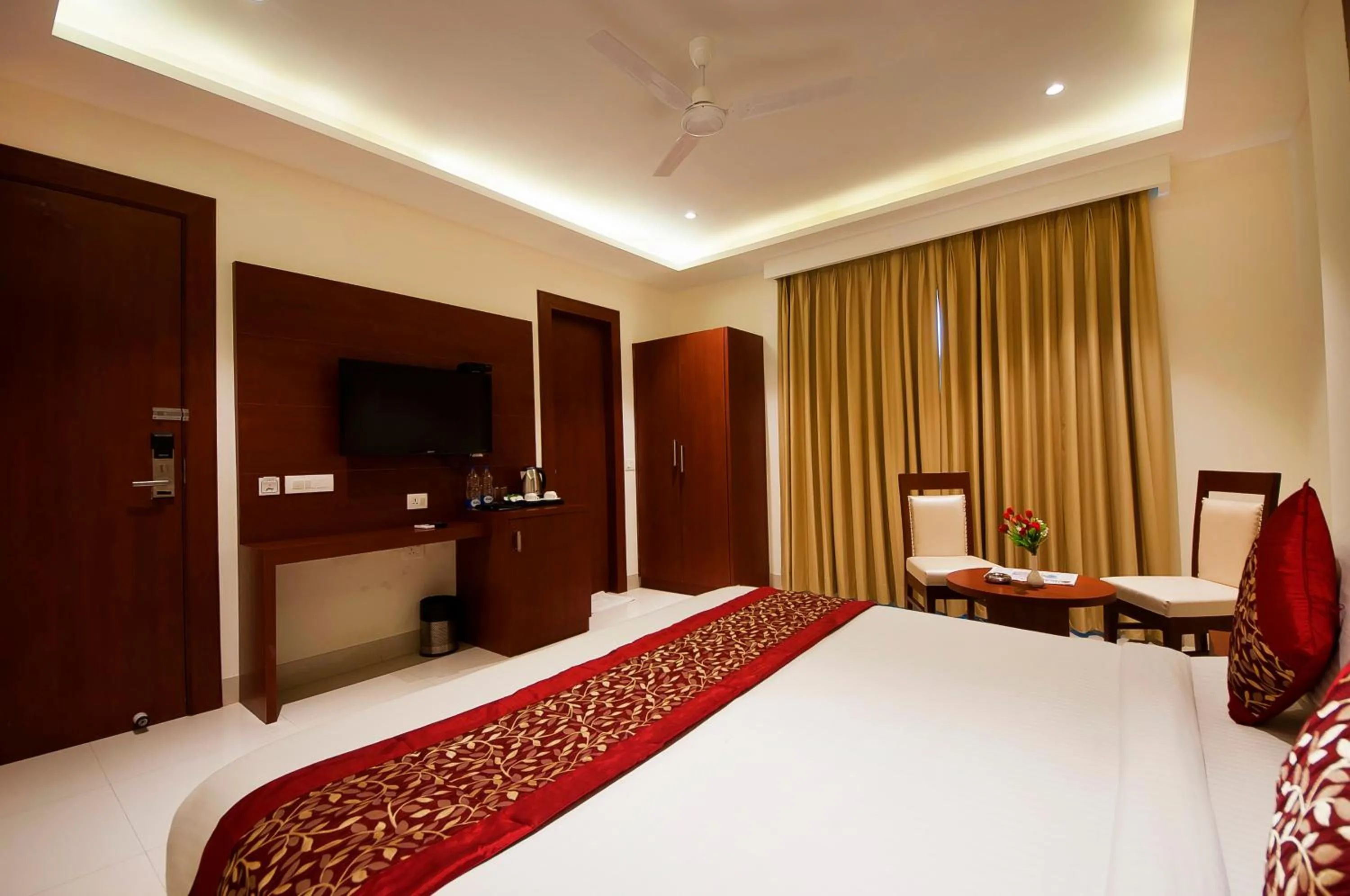 Hotel Z Suites Delhi Airport Mahipalpur- FREE Airport Pickup & Drop