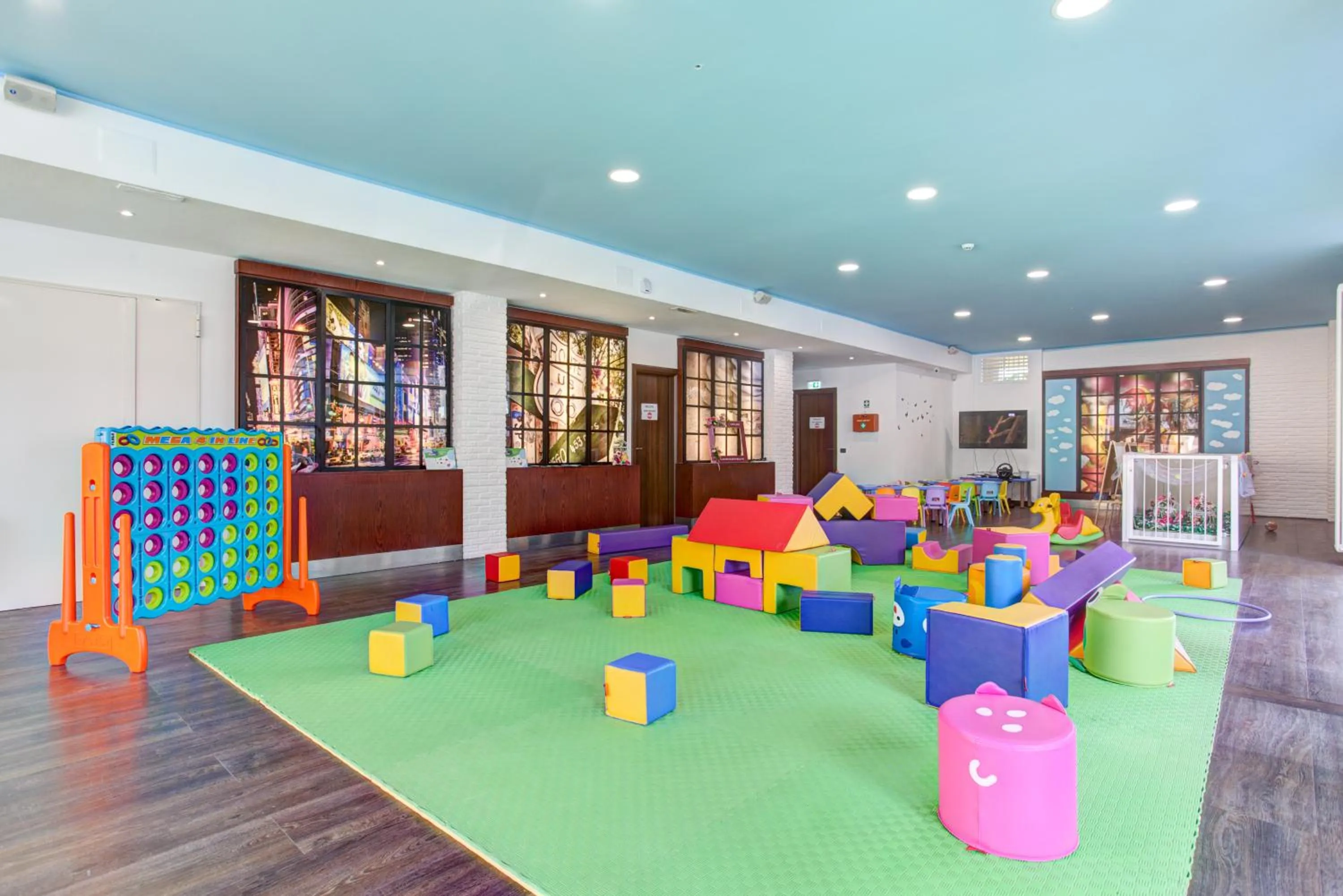 Children play ground in Hotel Adlon - FRONTE MARE