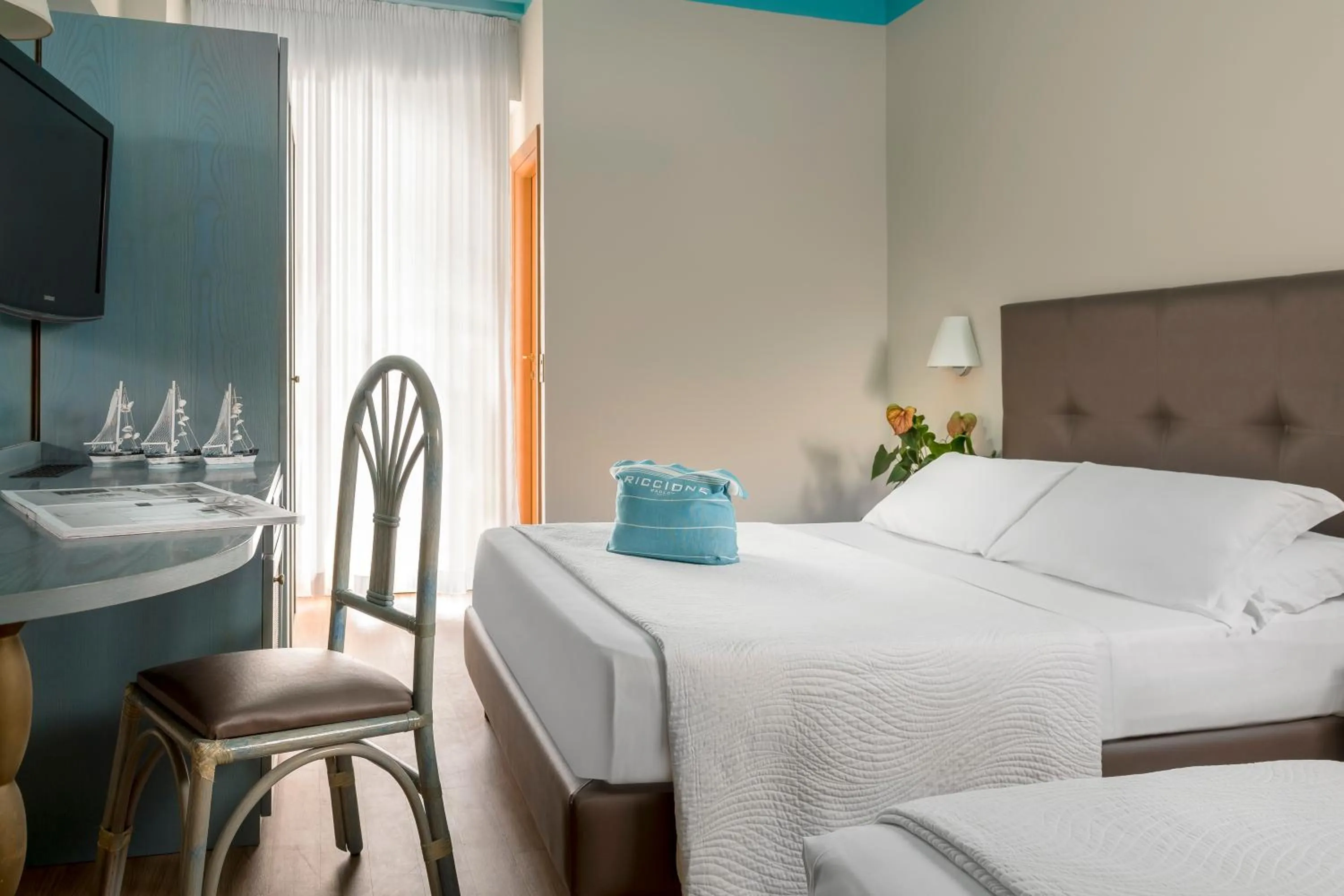 Bed in Hotel Adlon - FRONTE MARE