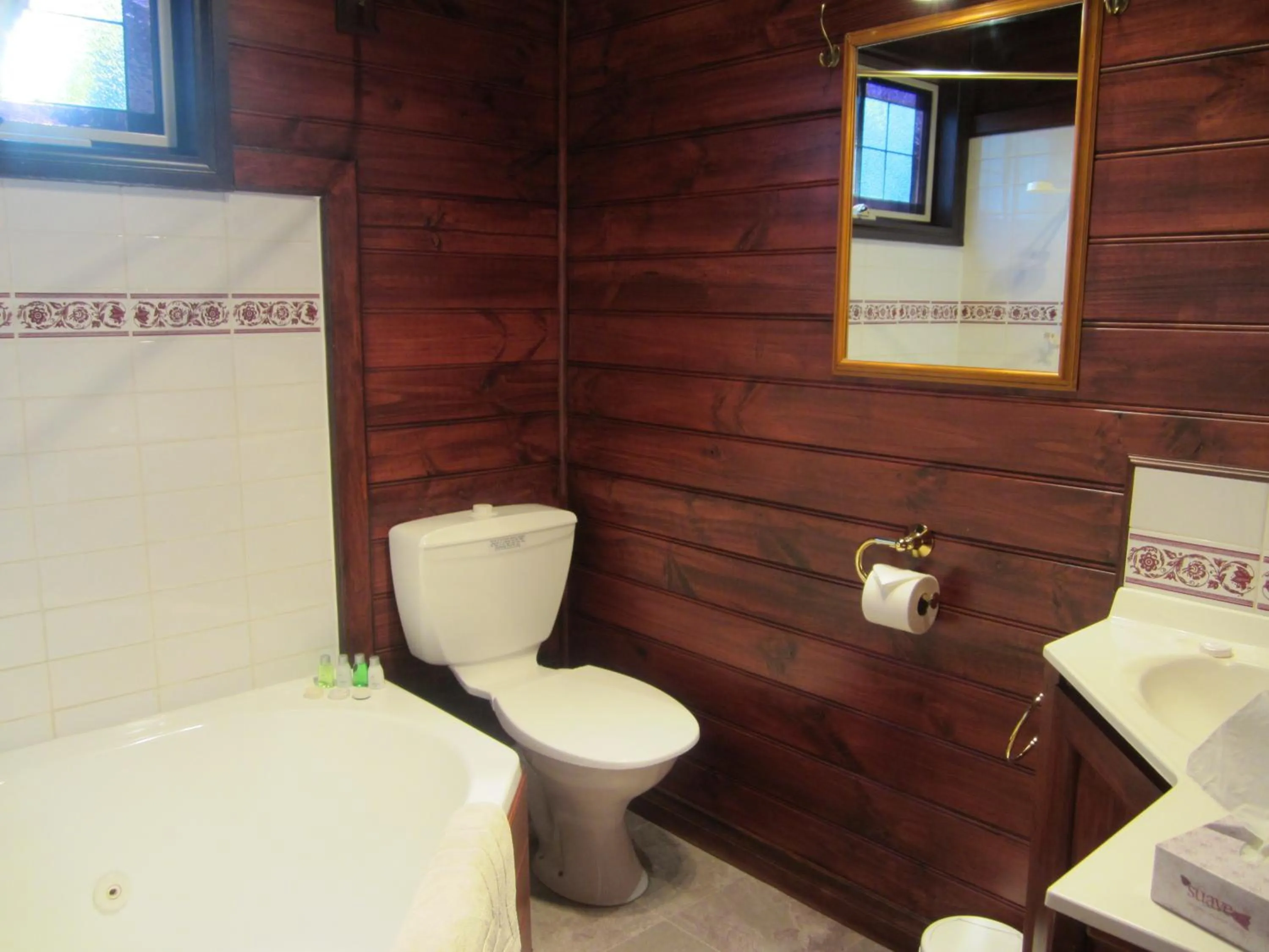 Bathroom in Willowlake Cottages