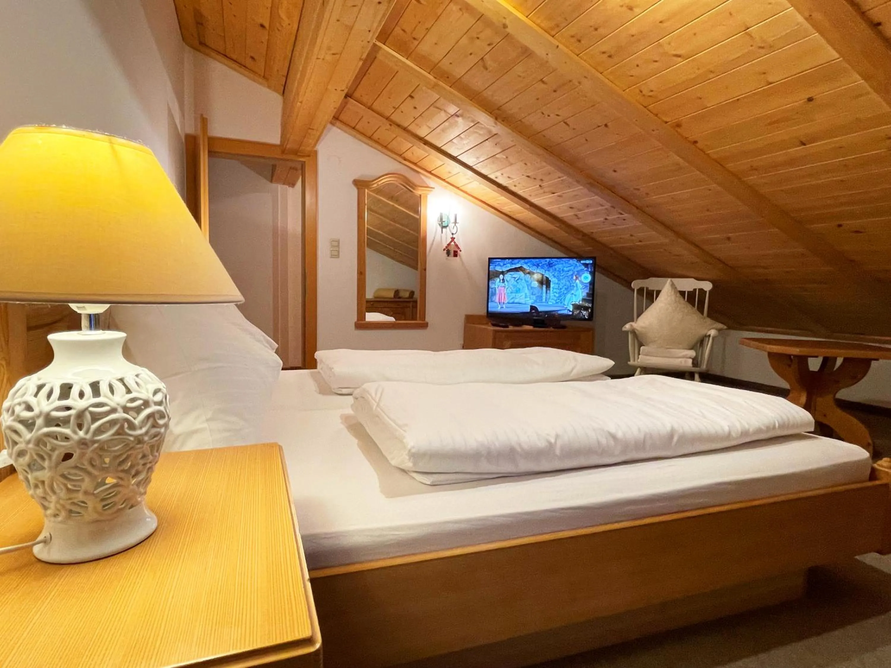 Bedroom, Bed in Chalet Zauberflöte